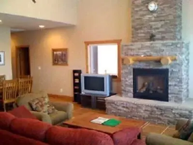 Living room, Seating Area in Zion Ponderosa Ranch Resort