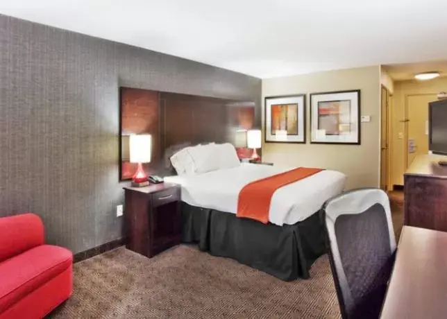Standard  Room in Holiday Inn Express Hotel & Suites Atlanta-Cumming, an IHG Hotel