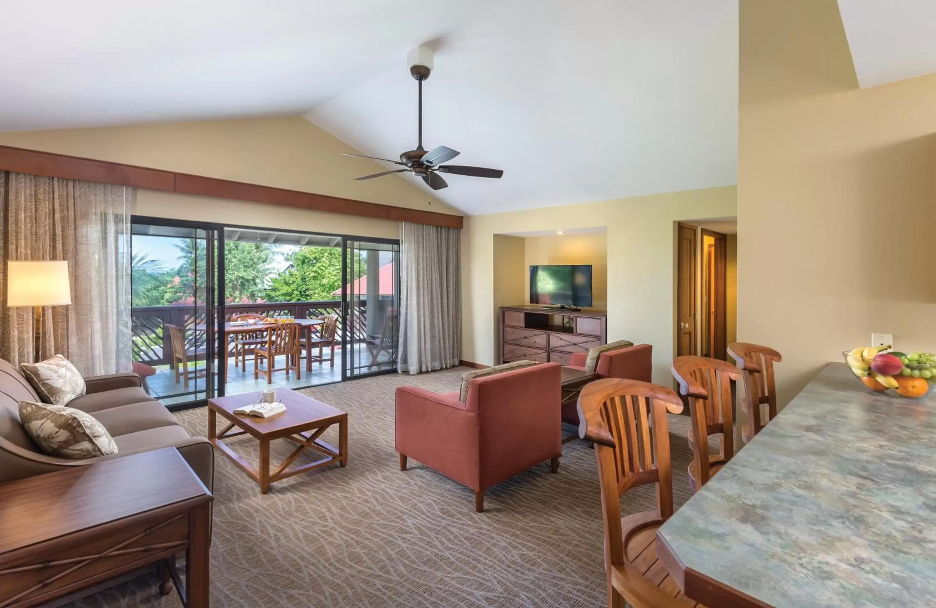 Living room, Seating Area in Wyndham Kona Hawaiian Resort