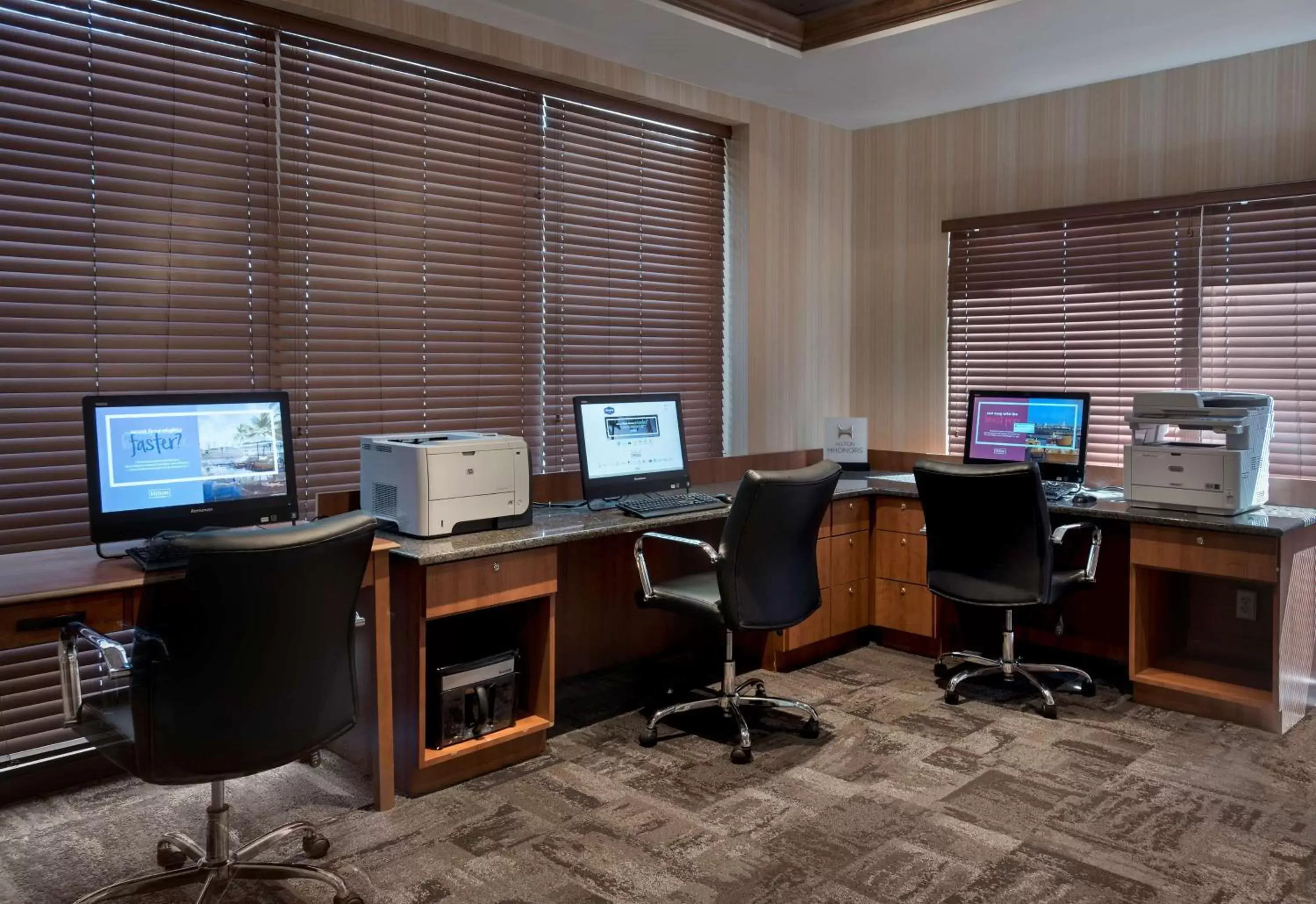 Business facilities, Business Area/Conference Room in Hampton Inn Boston Logan Airport