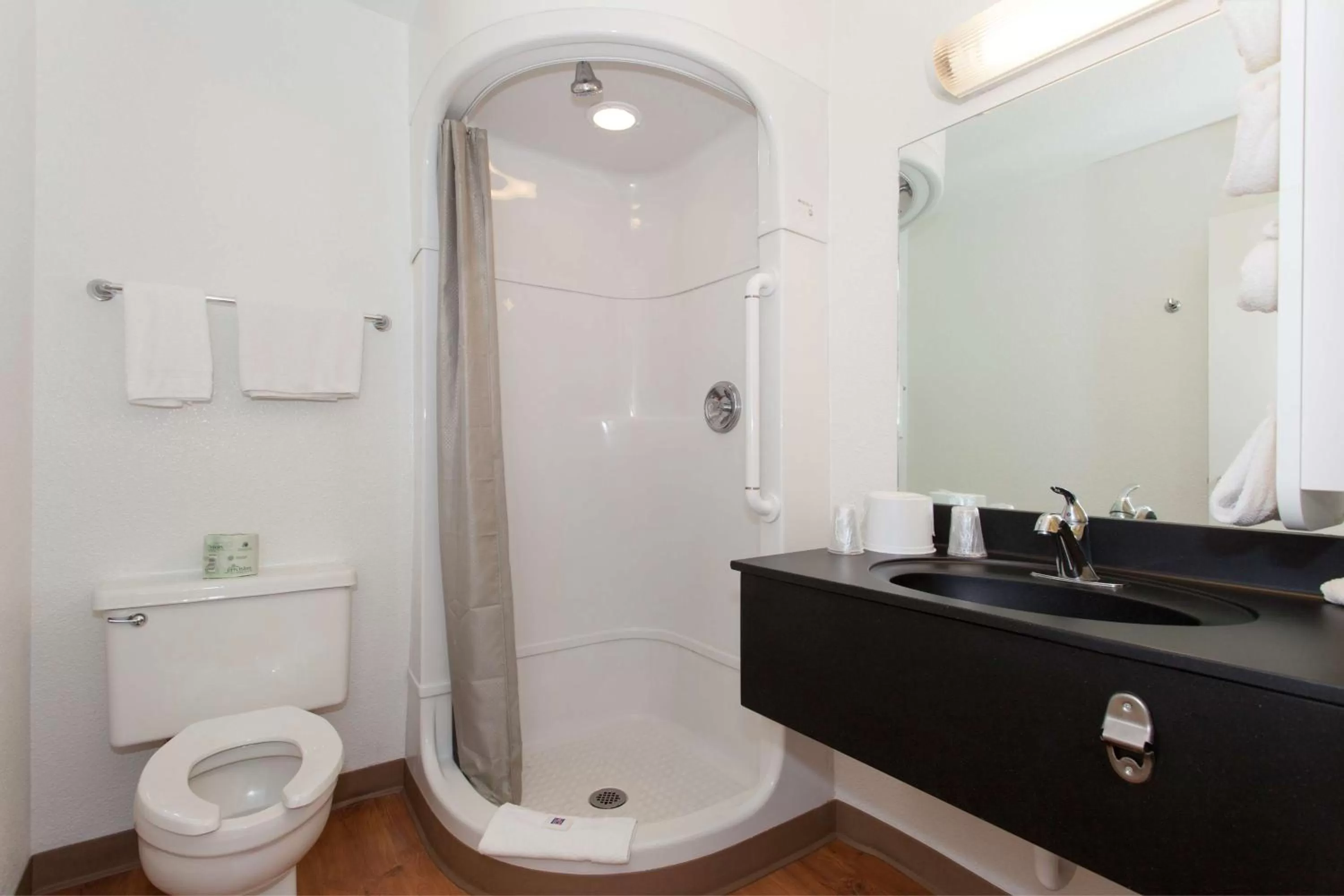 Shower, Bathroom in Motel 6 Davis-Near UC Davis