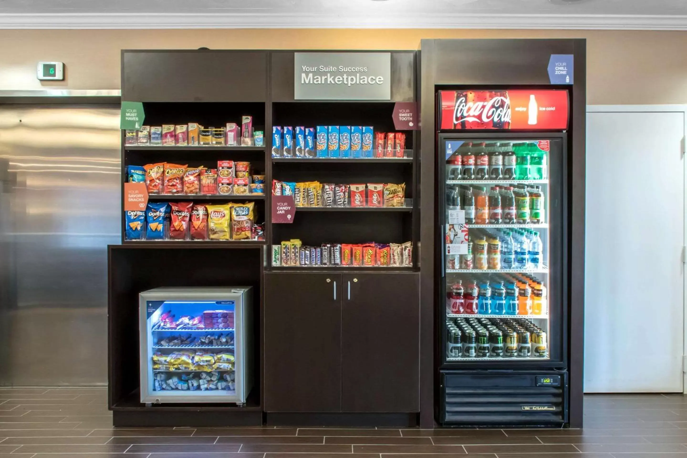 Lobby or reception, Supermarket/Shops in Comfort Suites Scranton near Montage Mountain