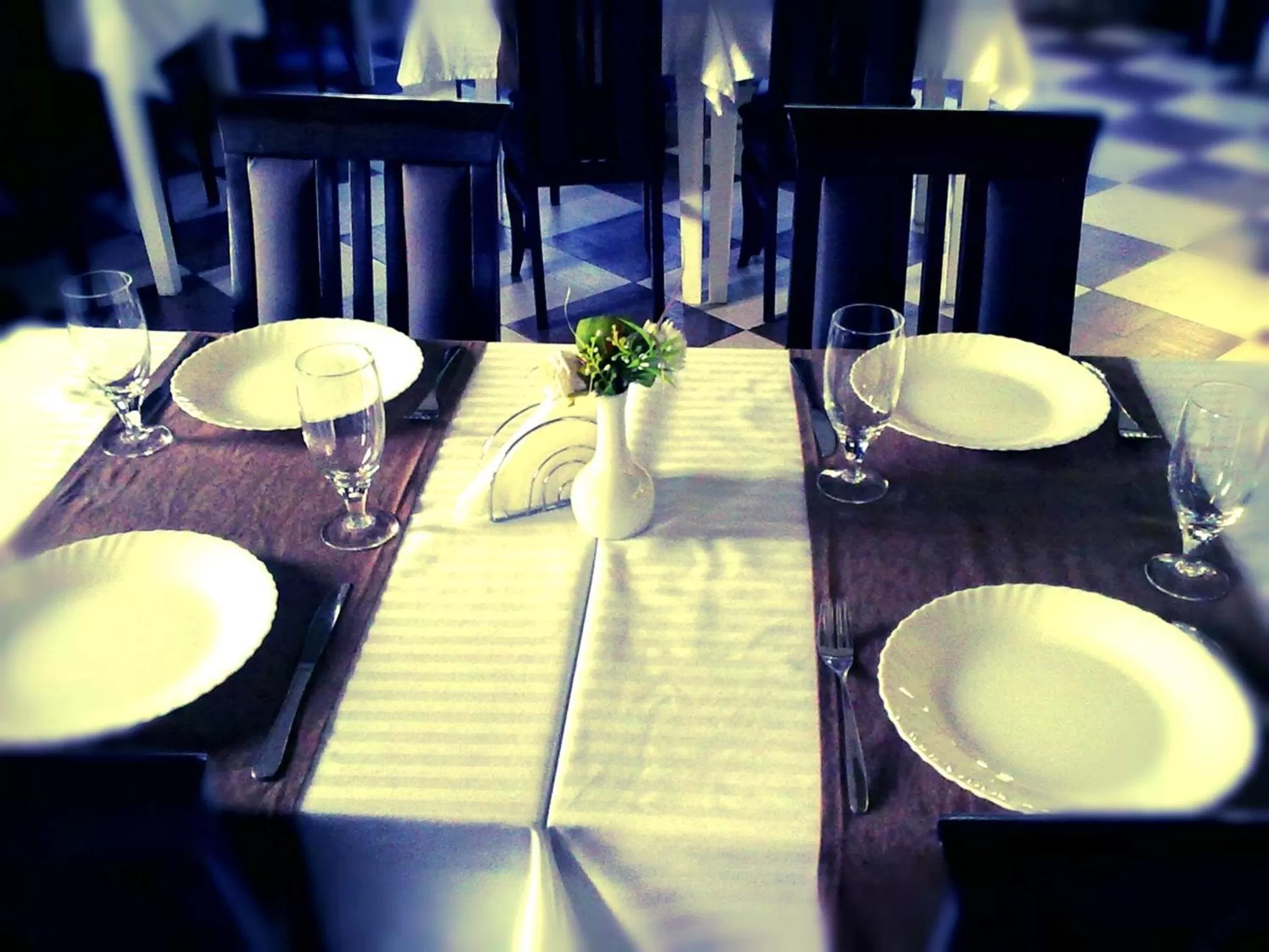 Restaurant/places to eat in Garni Hotel Tri O