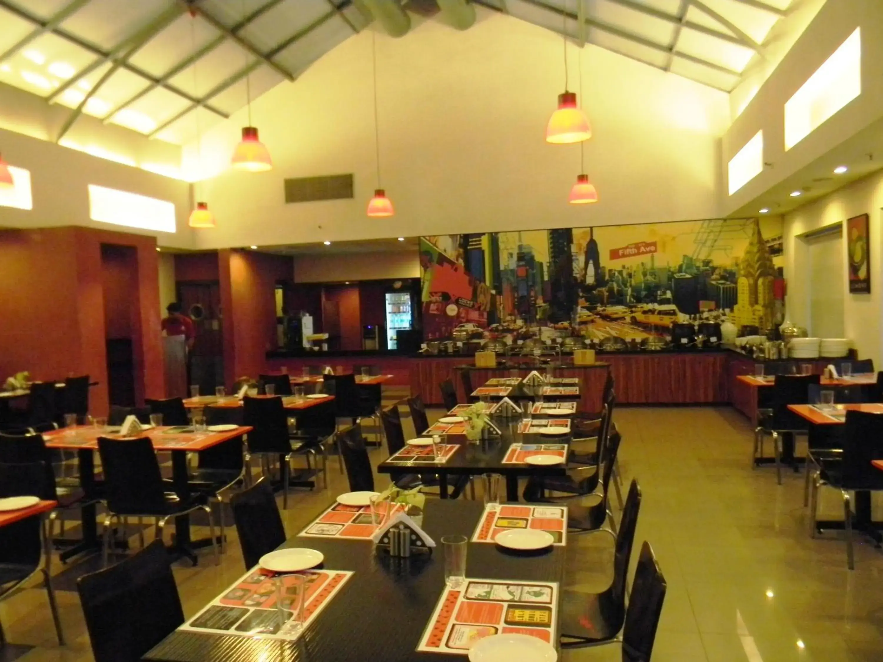 Restaurant/Places to Eat in Red Fox Hotel, East Delhi