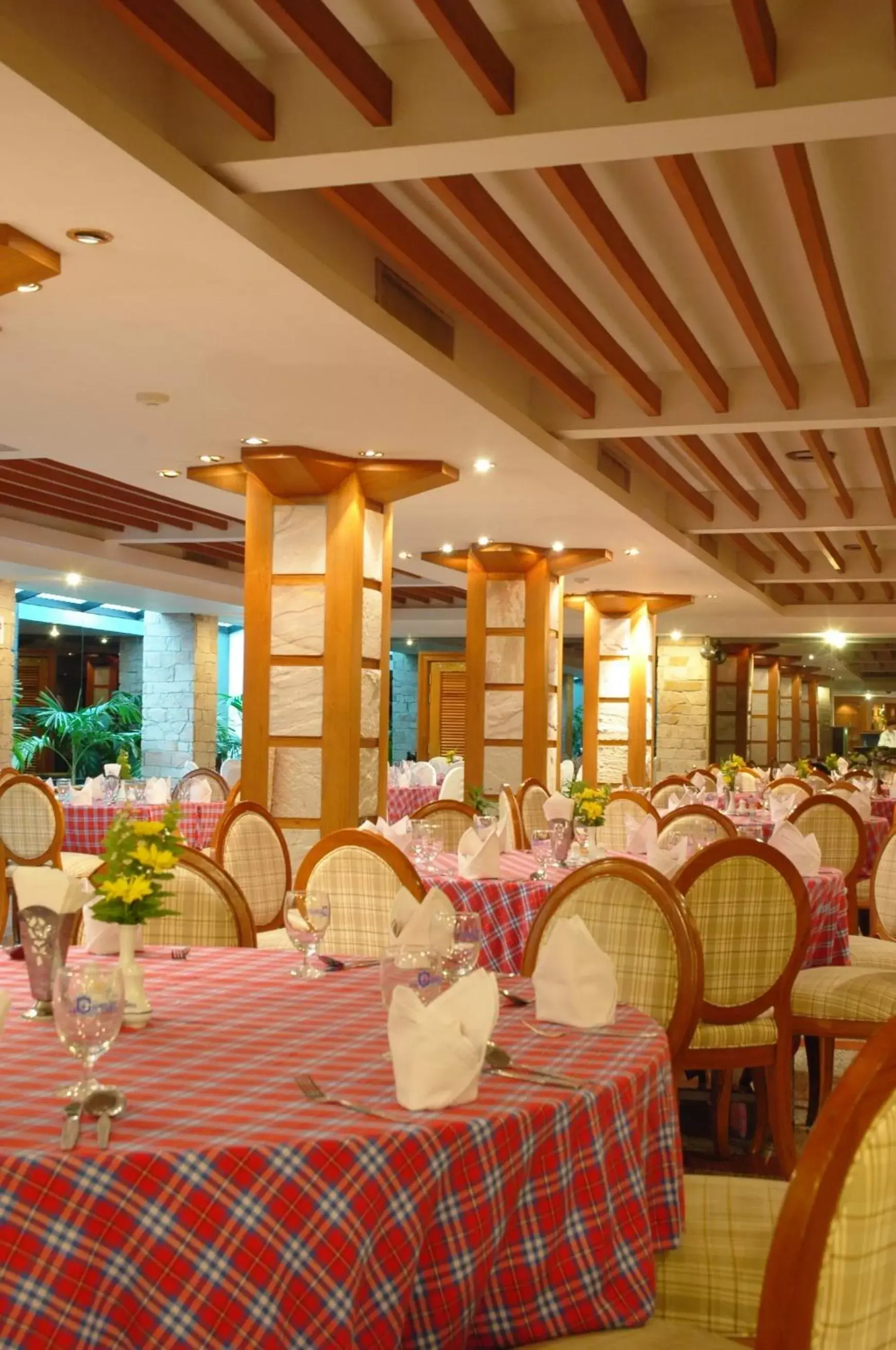Restaurant/Places to Eat in The Camelot Hotel Pattaya