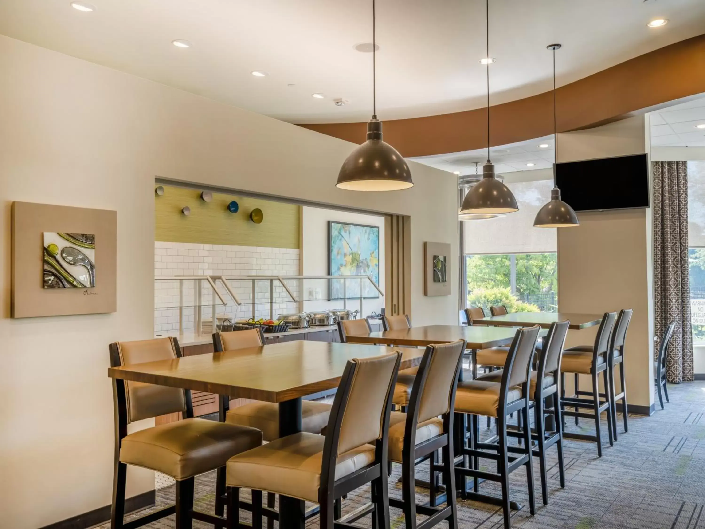 Restaurant/Places to Eat in Holiday Inn Greensboro Coliseum, an IHG Hotel
