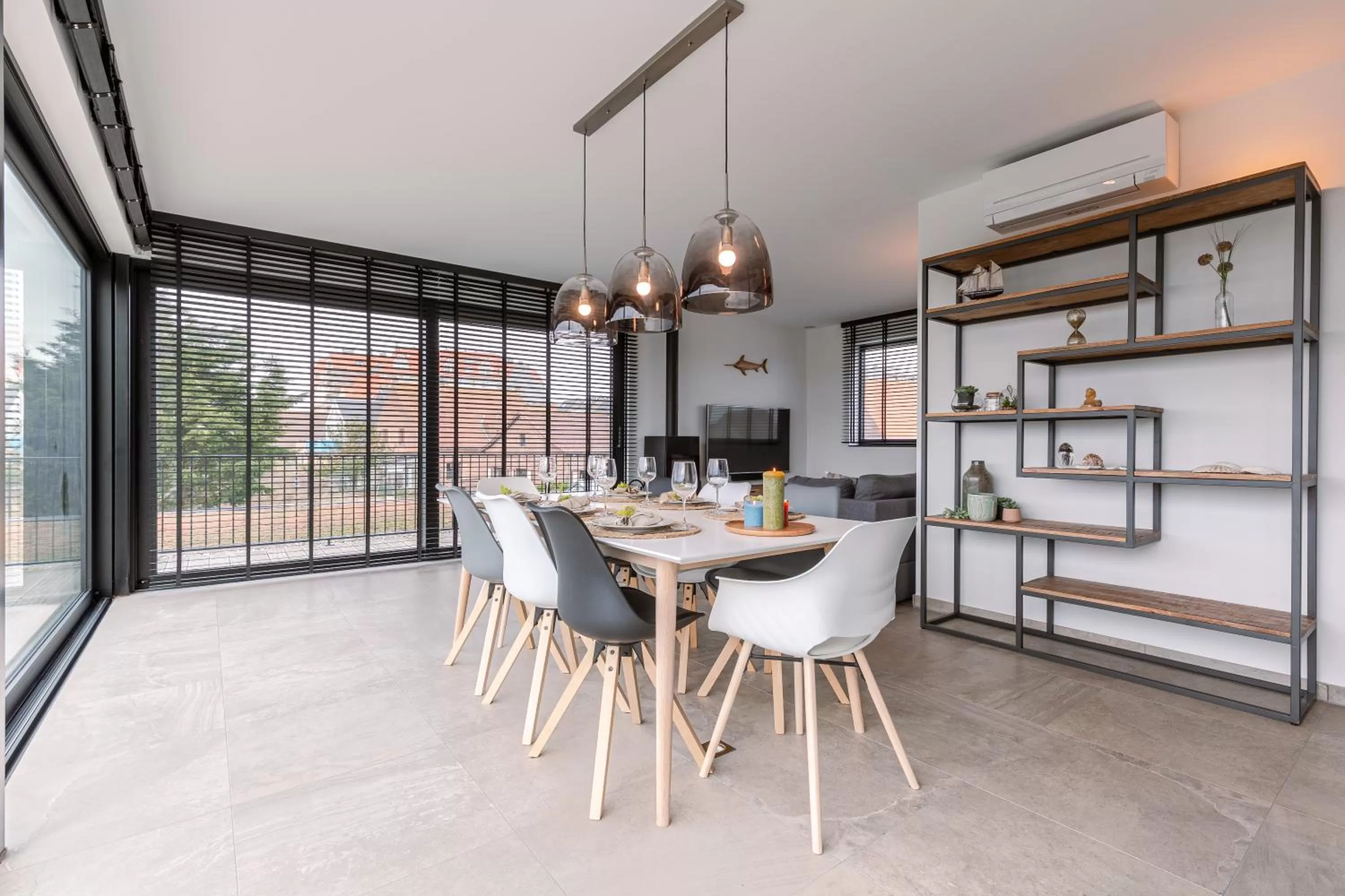 Dining Area in Whaaw Westende-bad