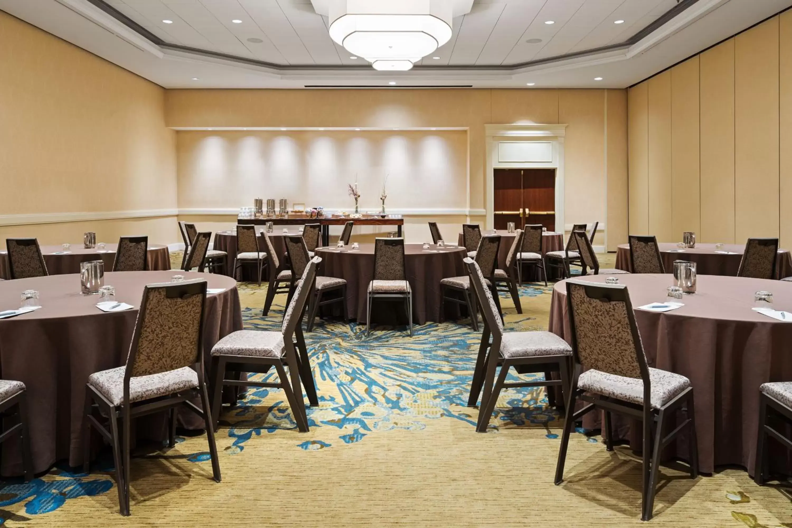 Meeting/conference room, Restaurant/Places to Eat in The Westin Crystal City Reagan National Airport