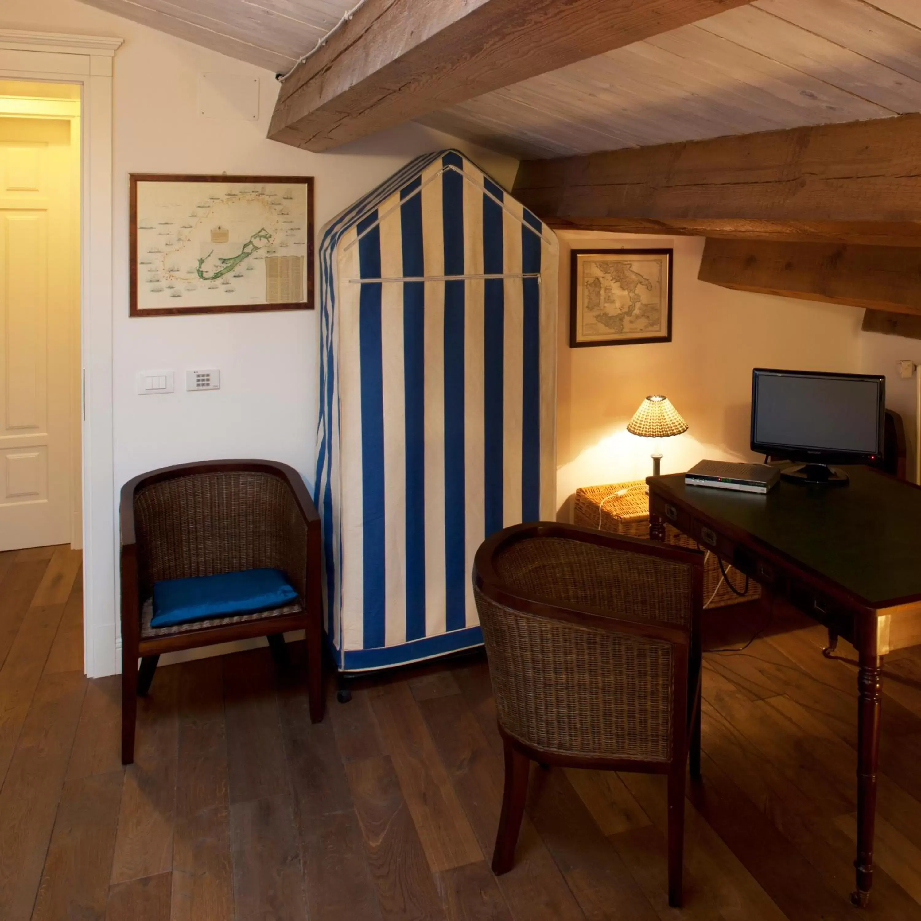 Bedroom, Seating Area in M Club De Luxe B&B