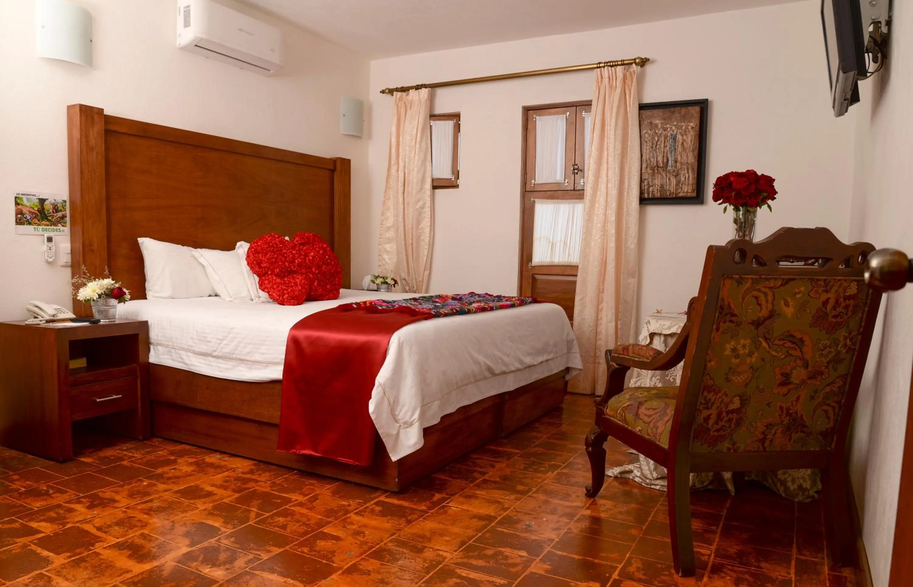 Bed in El Serafin Hotel Boutique