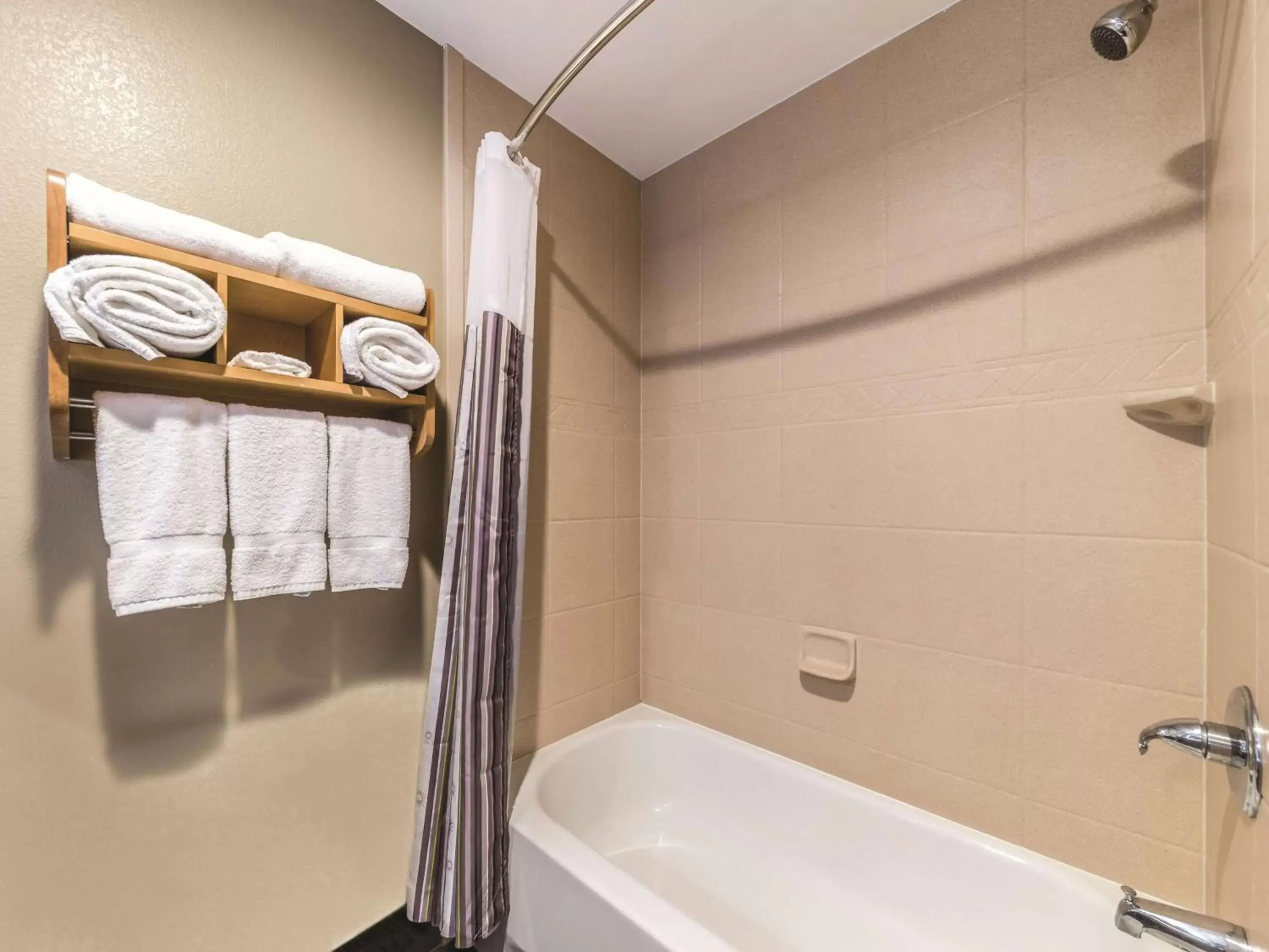 Photo of the whole room in La Quinta by Wyndham Tulsa - Catoosa Photo of the whole room in La Quinta by Wyndham Tulsa - Catoosa