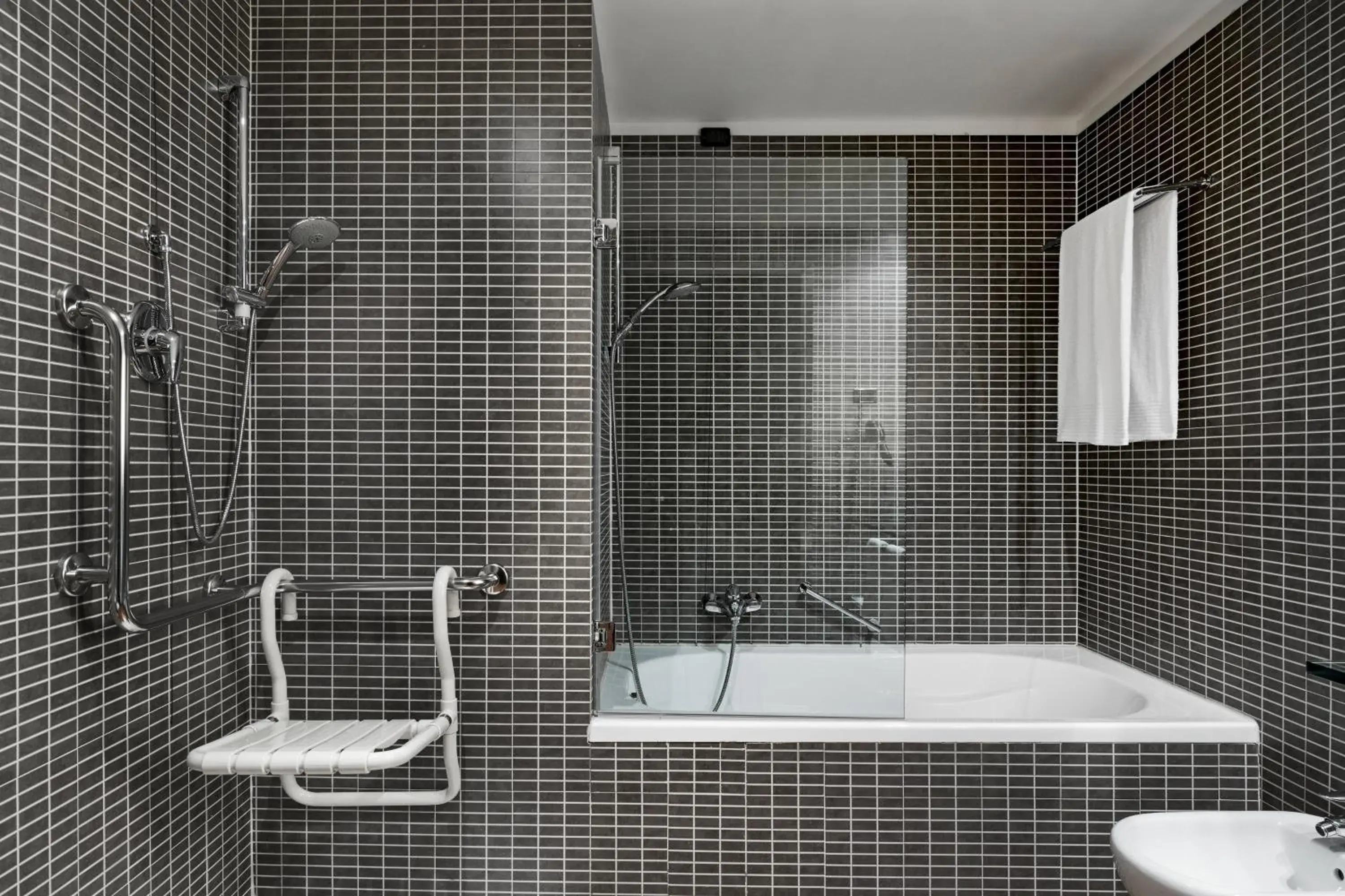 Bathroom in AC Hotel Firenze by Marriott