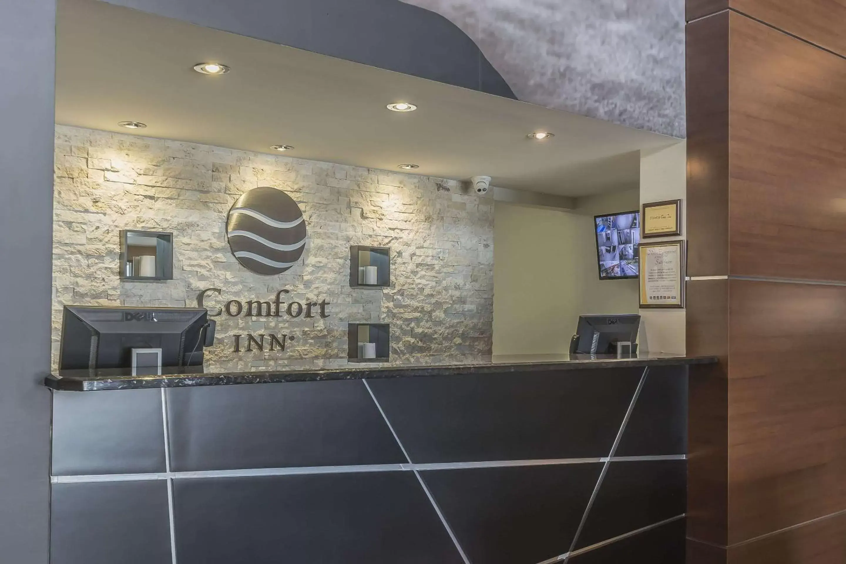 Lobby or reception, Lobby/Reception in Comfort Inn St-Georges