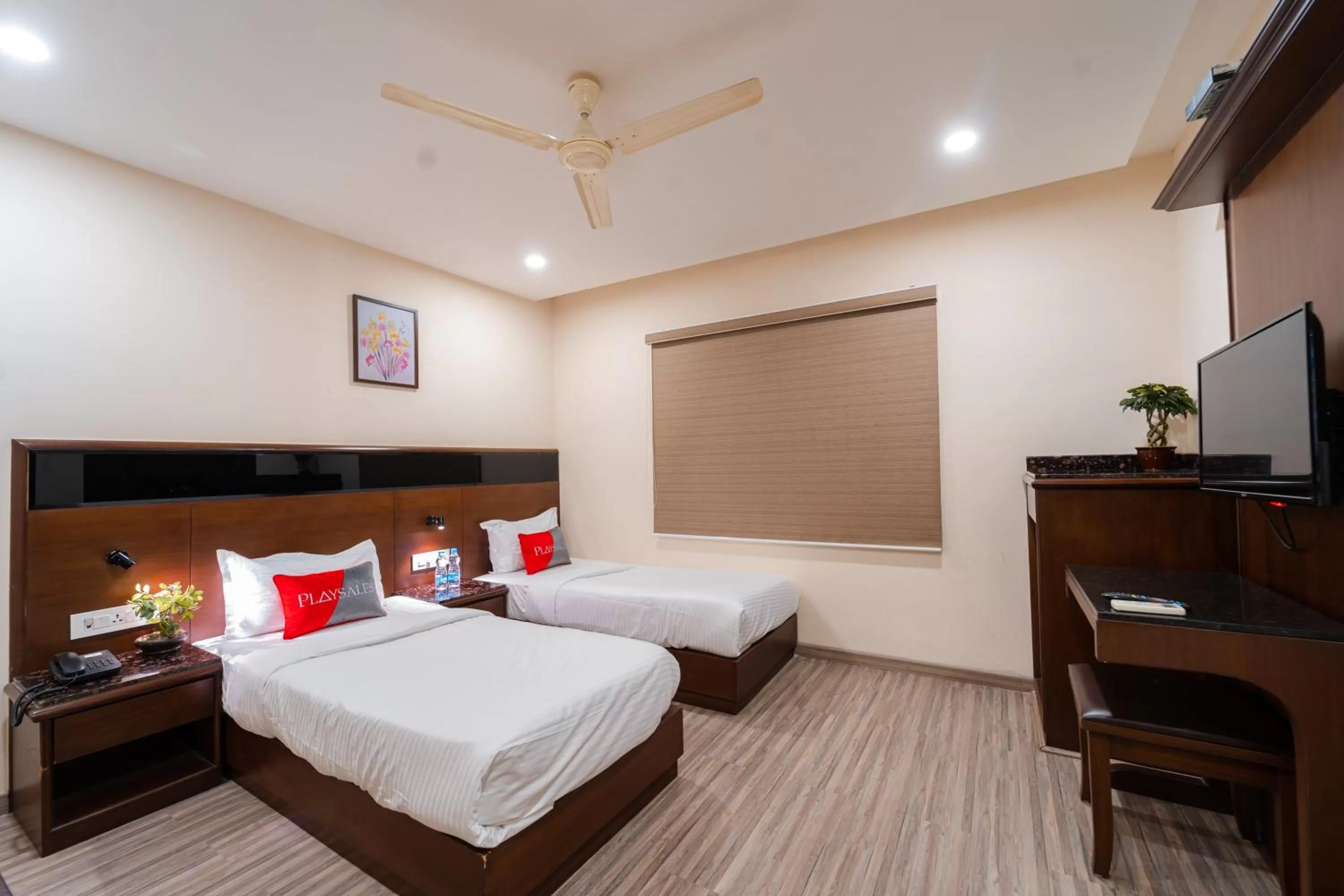 Communal lounge/ TV room, Bed in Playsales Eco Stay Vijay Nagar Indore