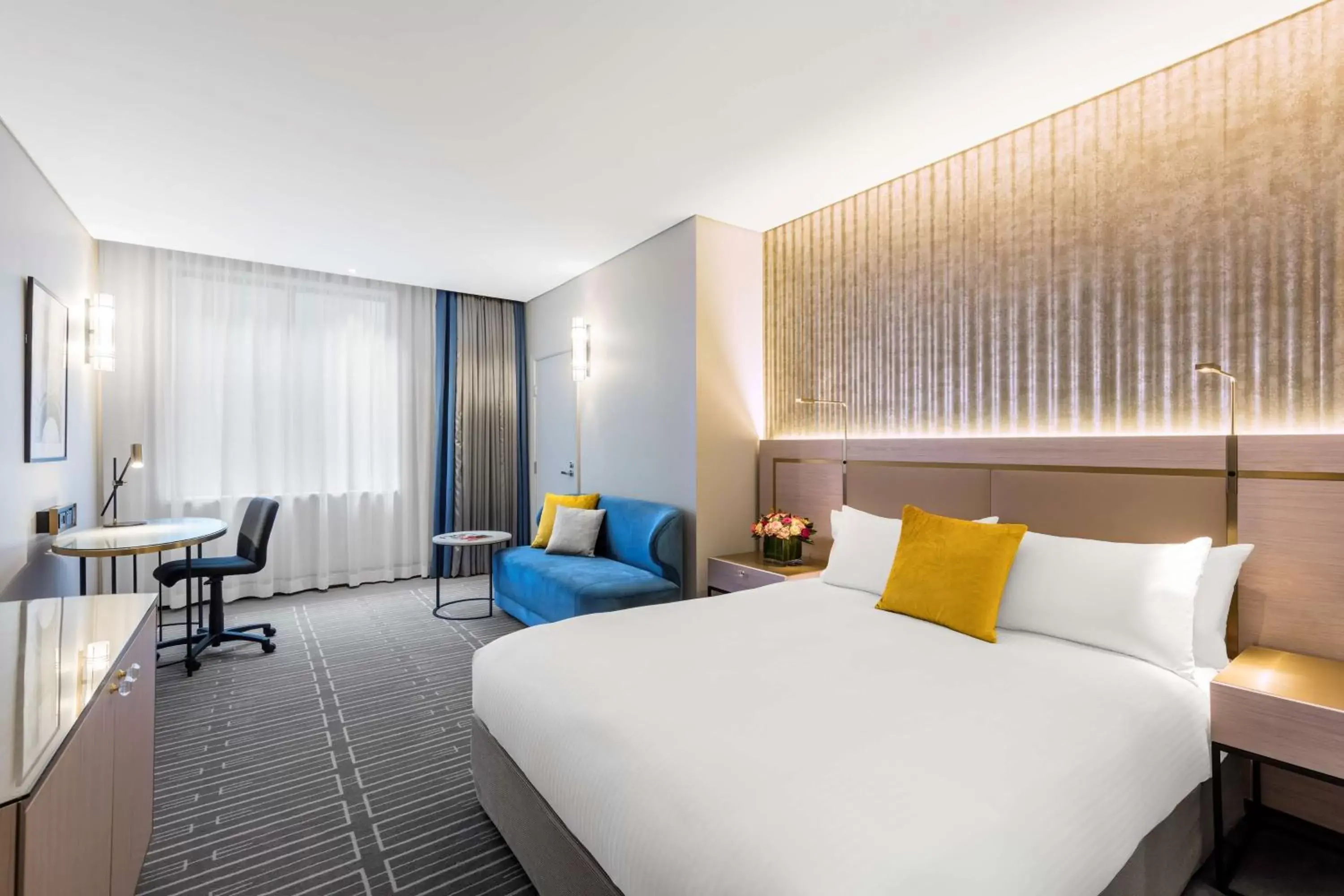 Photo of the whole room, Bed in Radisson Blu Plaza Hotel Sydney