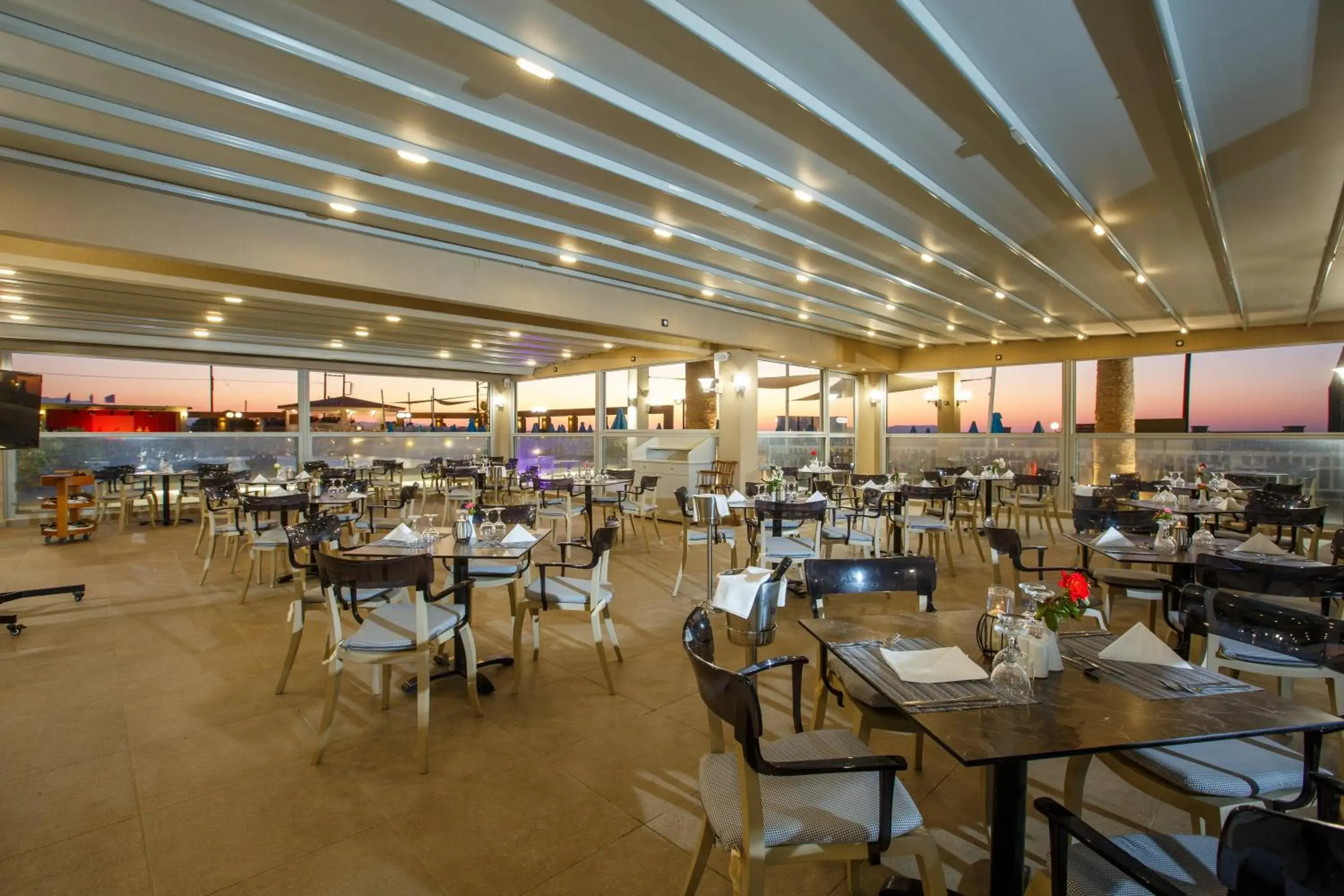 Property building, Restaurant/Places to Eat in Europa Beach Hotel