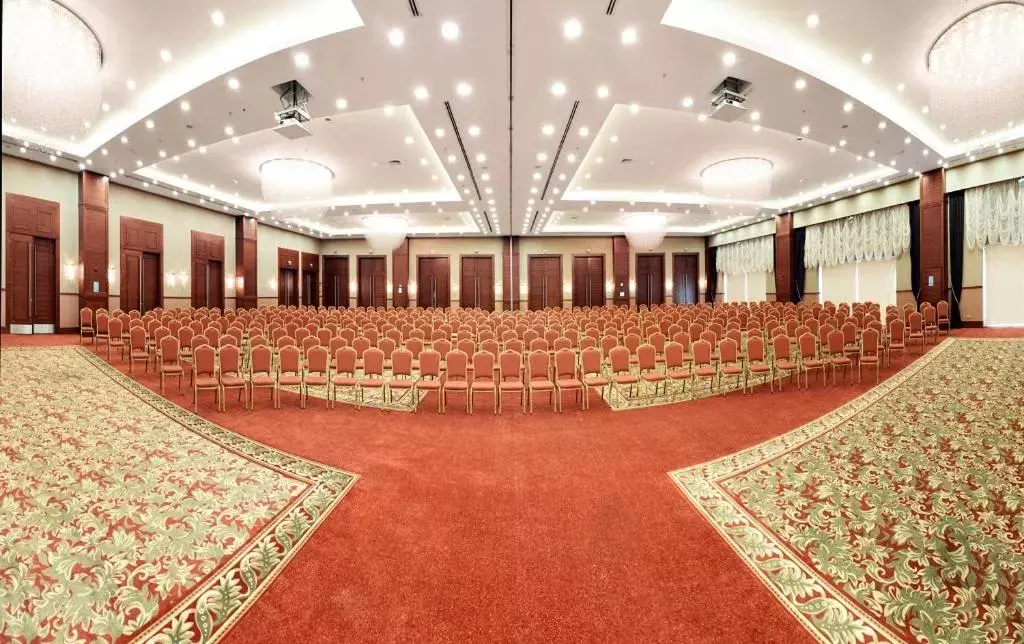 Banquet Facilities in Ramada Plaza Altin Kayisi Hotel