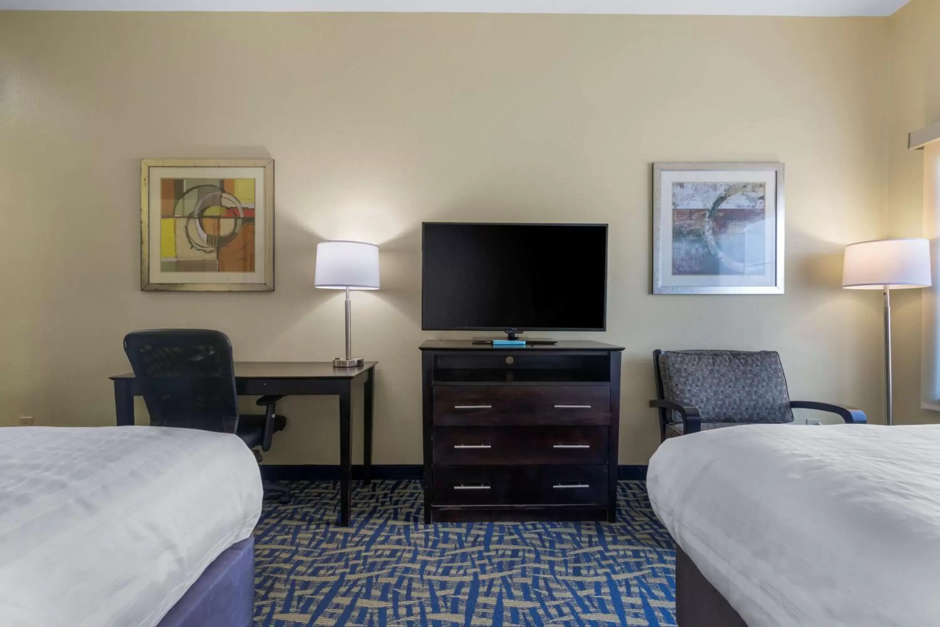 Bedroom, Bed in Best Western Plus Brunswick Inn & Suites