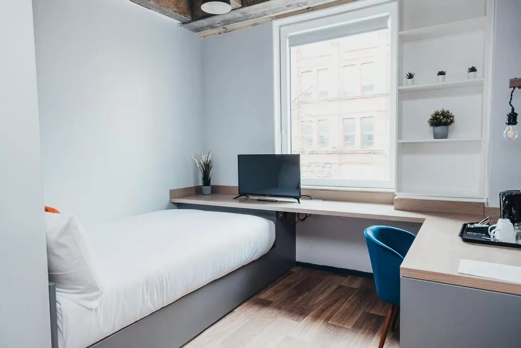 Bed in Quarter by the Warren Collection