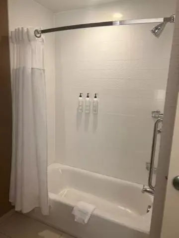 Bath, Bathroom in Fairfield Inn & Suites by Marriott Belle Vernon