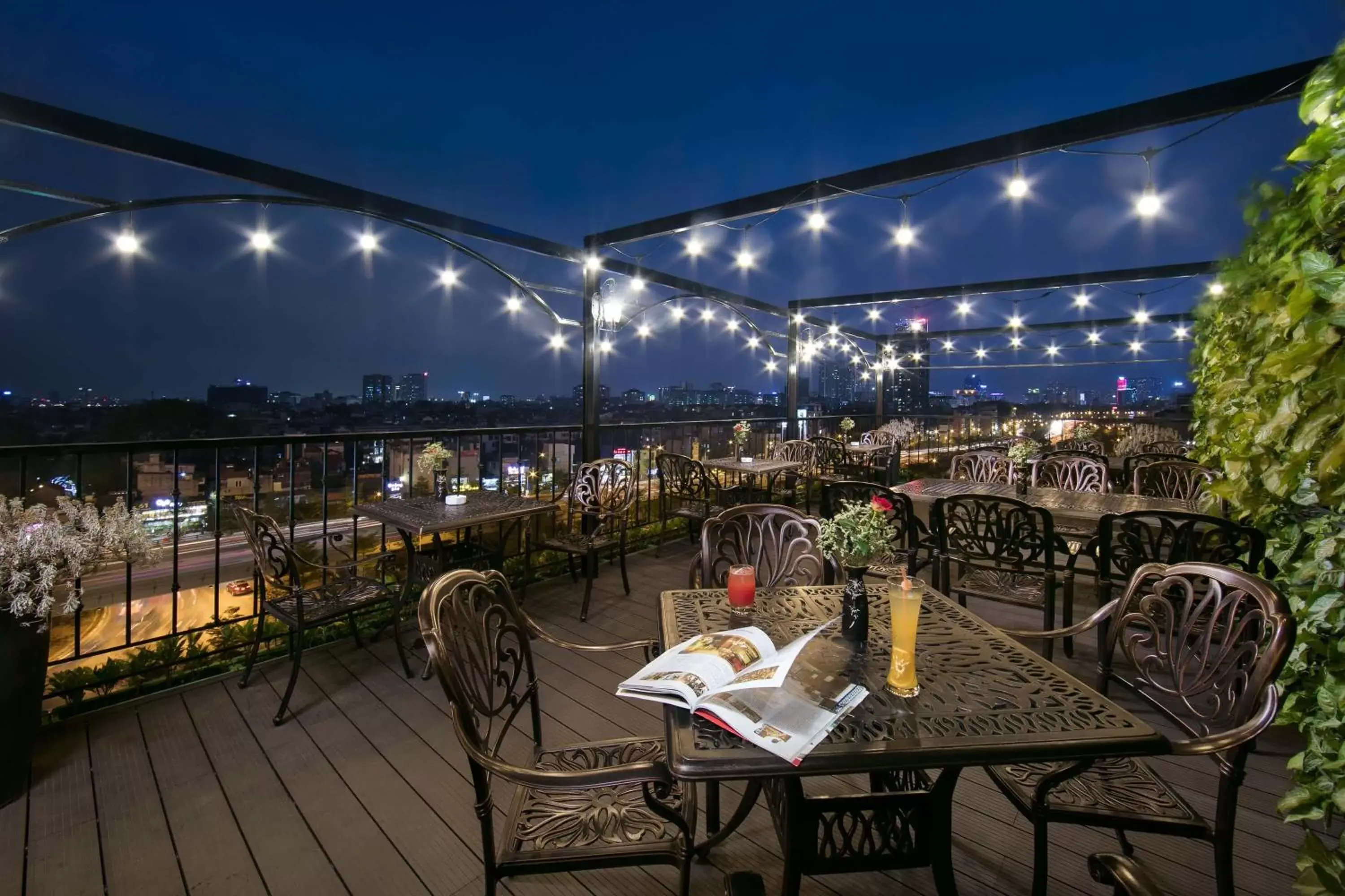 Patio, Restaurant/Places to Eat in 22Land Residence Hotel & Spa Ha Noi