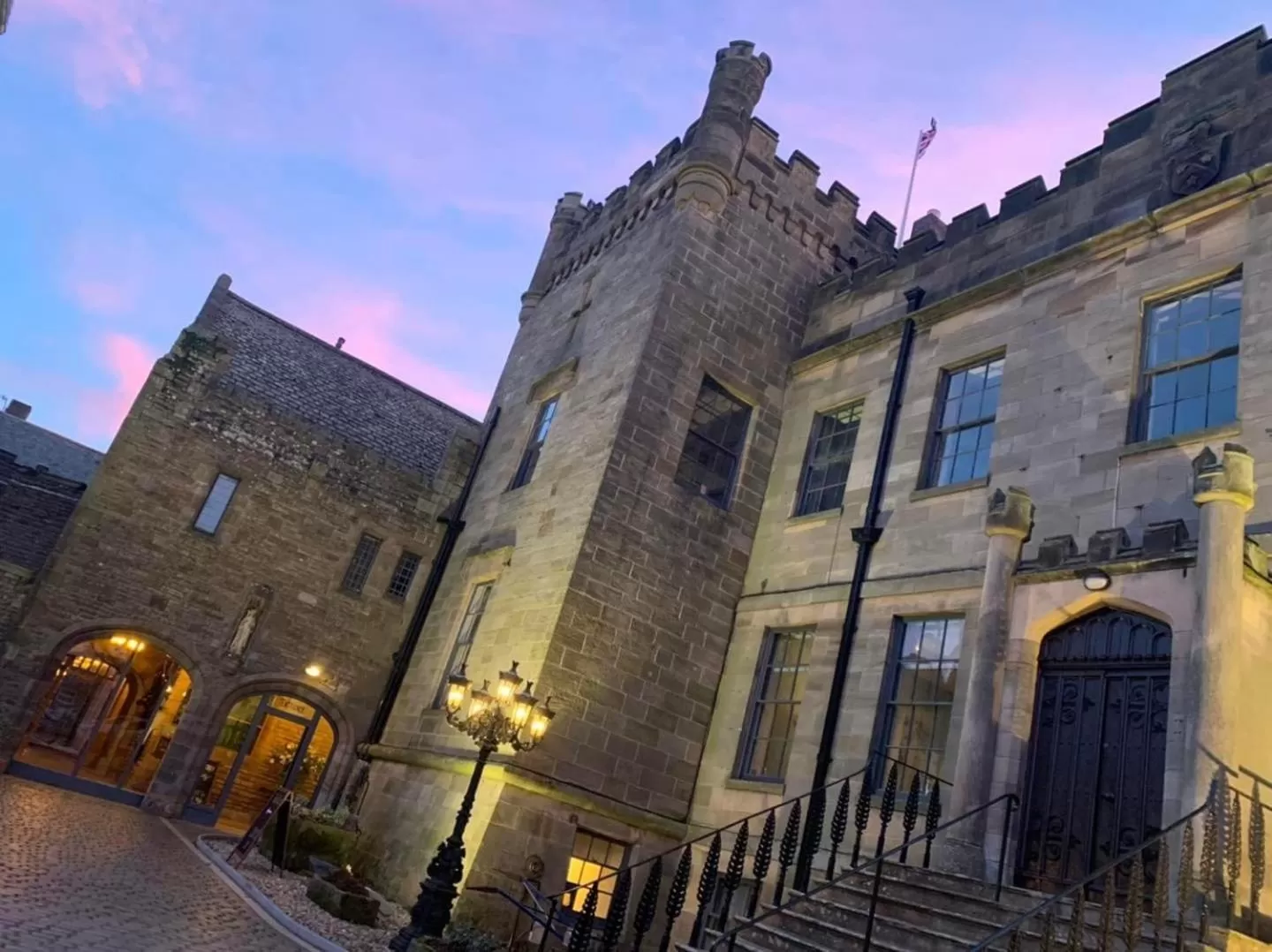 Restaurant/places to eat in Sneaton Castle