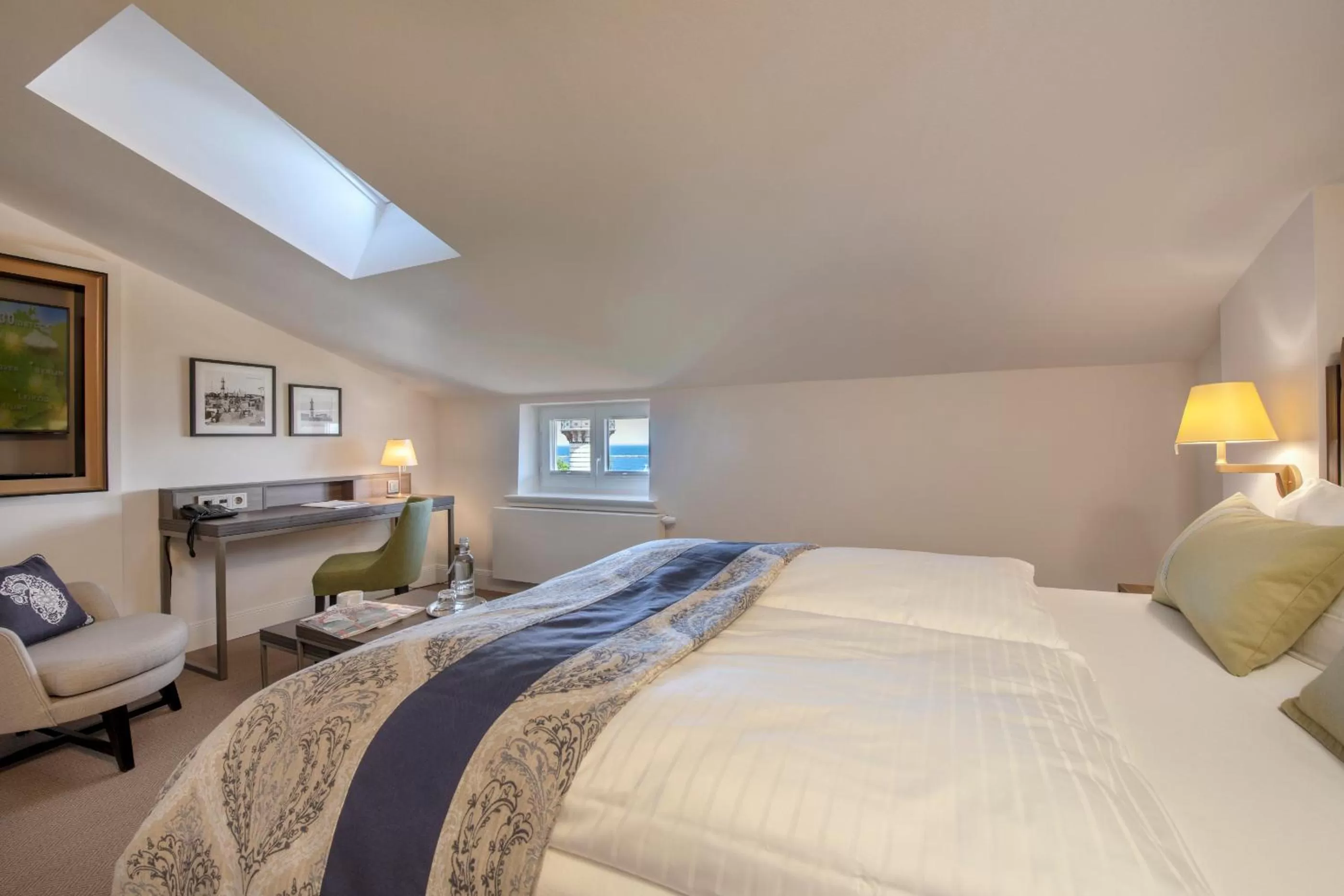 Photo of the whole room, Bed in Hotel Am Leuchtturm