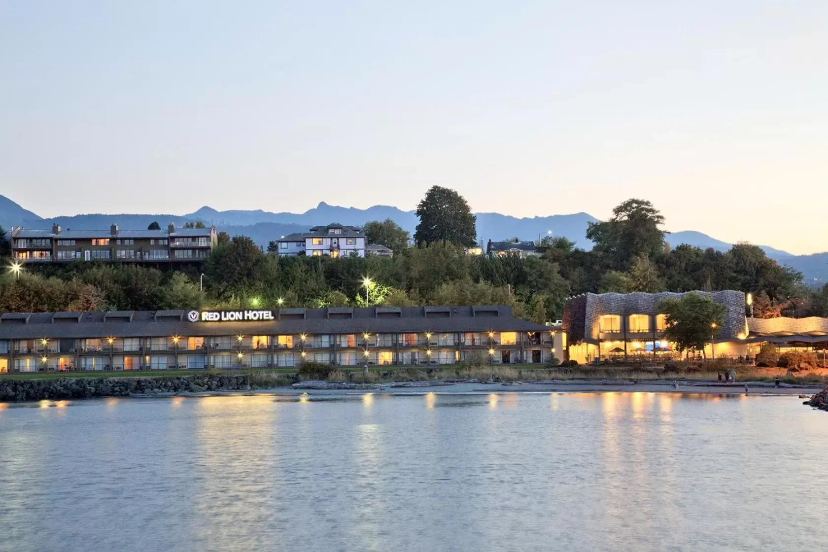 Property building in Red Lion Hotel Port Angeles Harbor