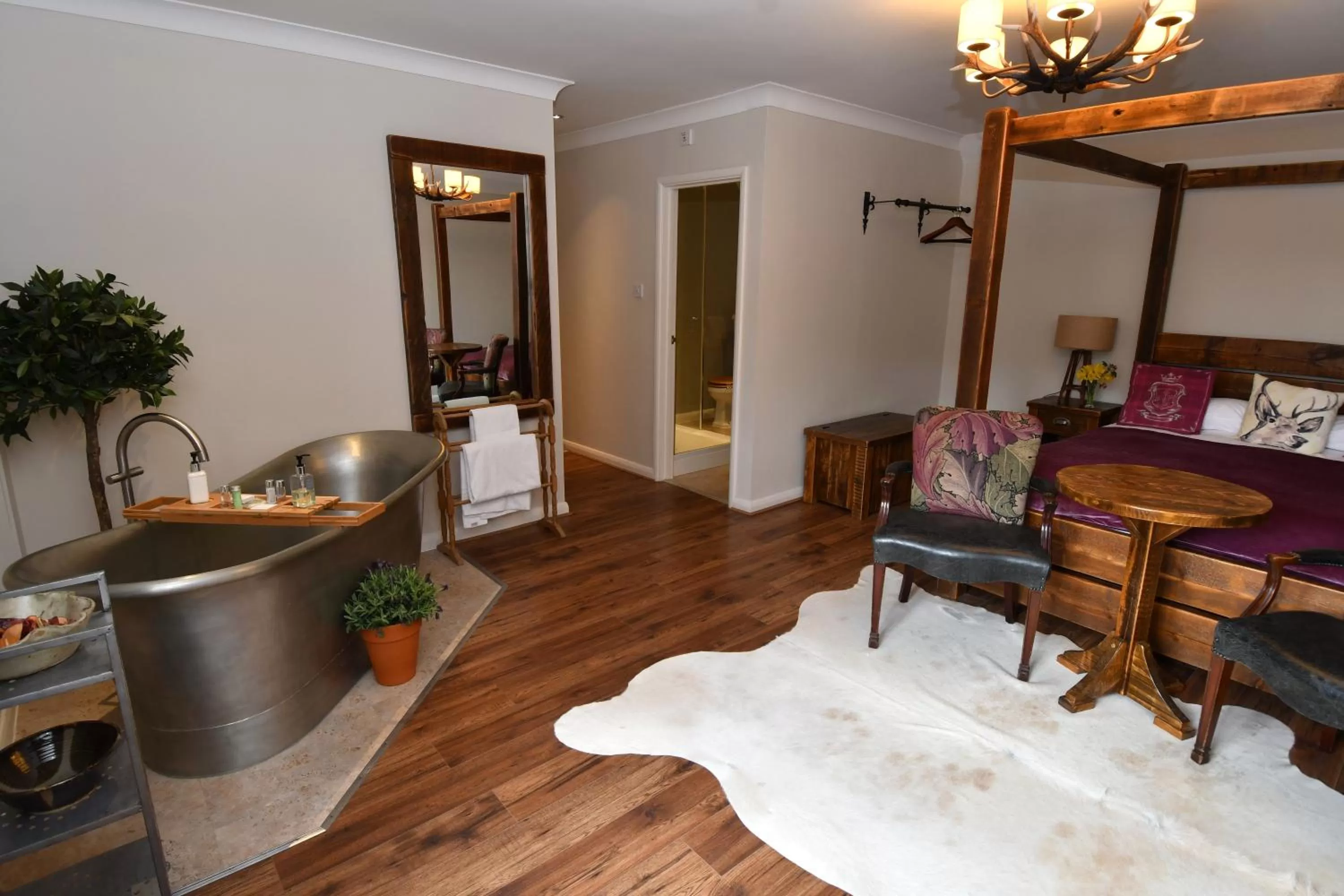 Bedroom in The Swan Hotel, Alresford