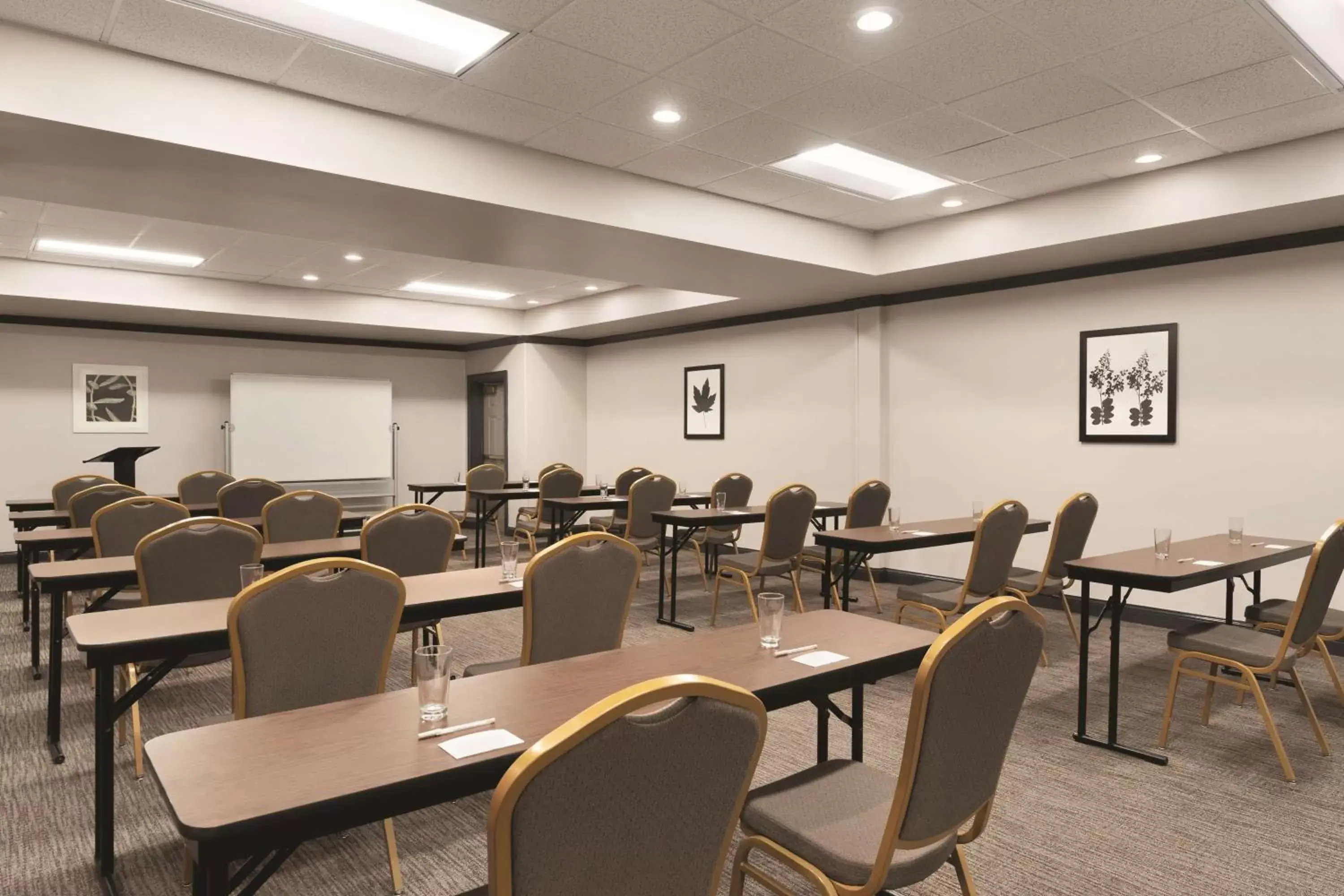 Photo of the whole room in Country Inn & Suites by Radisson, Raleigh-Durham Airport, NC
