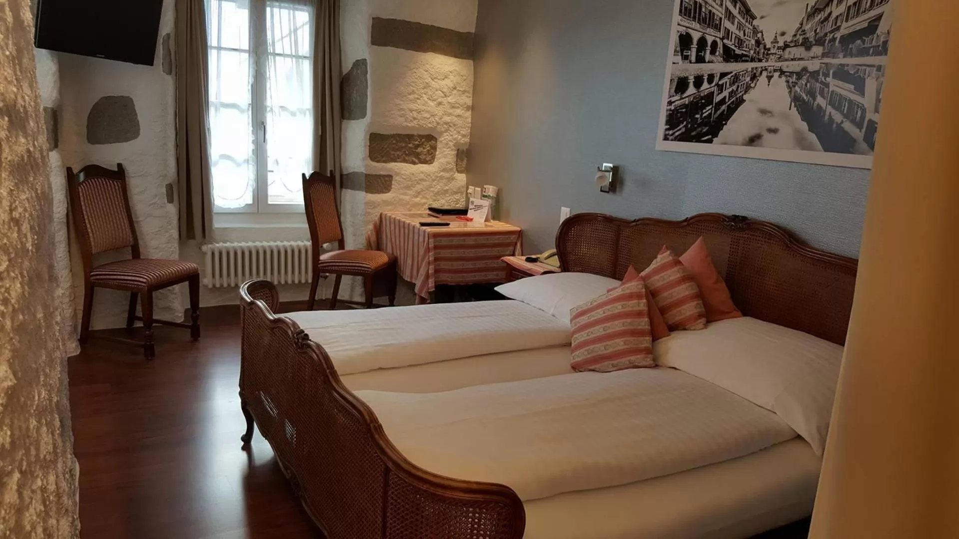 Photo of the whole room, Bed in Hotel Murtenhof & Krone