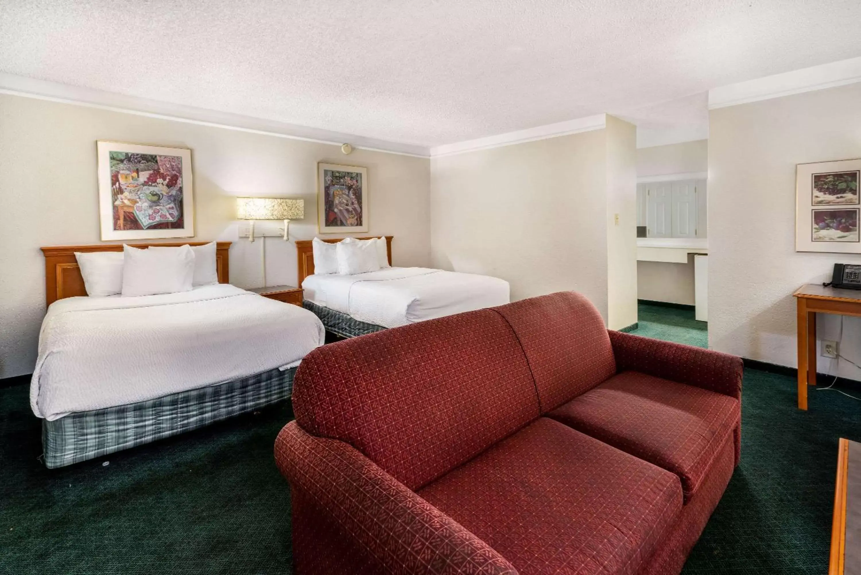 Photo of the whole room in La Quinta Inn by Wyndham Phoenix Thomas Road