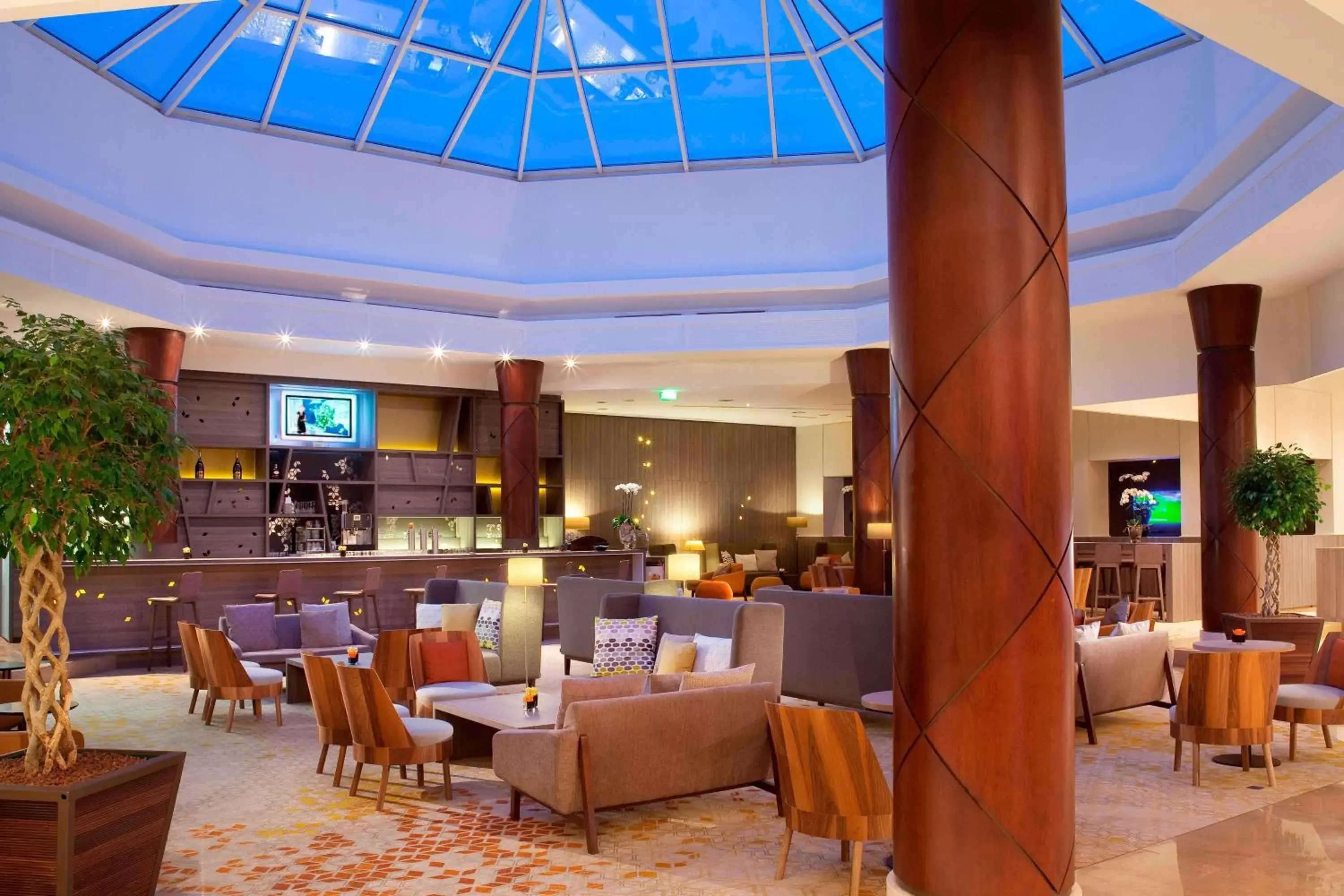 Lobby or reception, Restaurant/Places to Eat in Paris Marriott Charles de Gaulle Airport Hotel