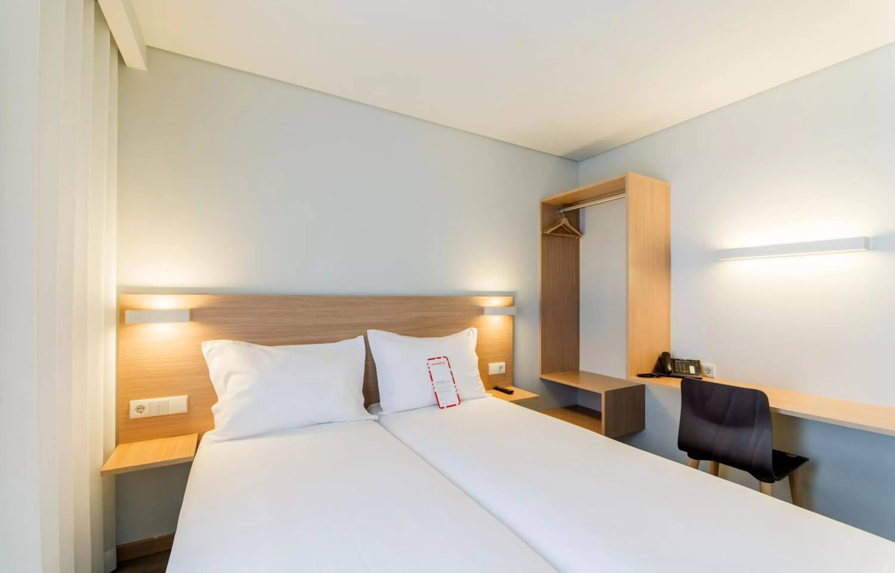 Photo of the whole room, Bed in Moov Hotel Porto Norte