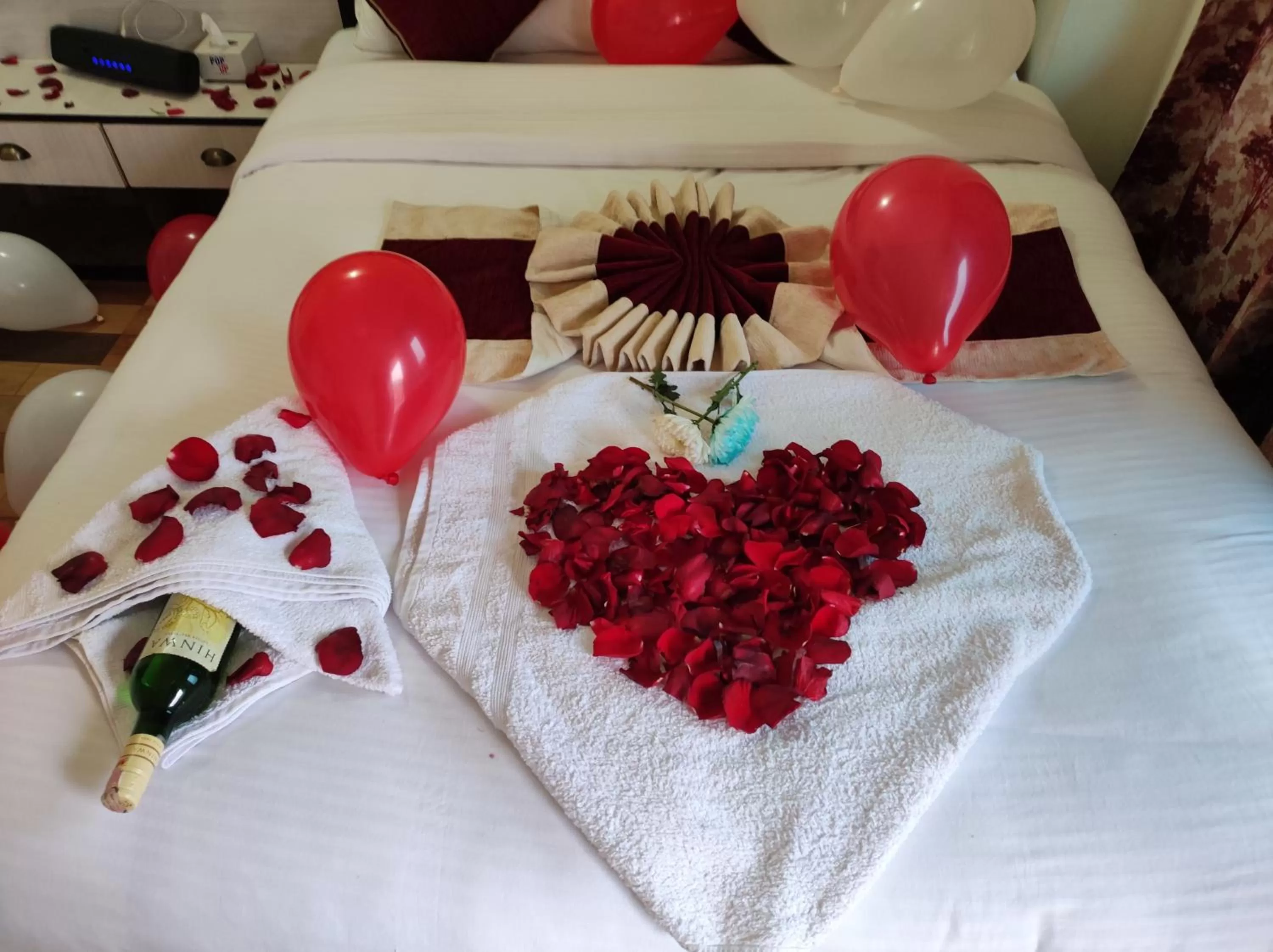 Bed in Hotel Kajiinn