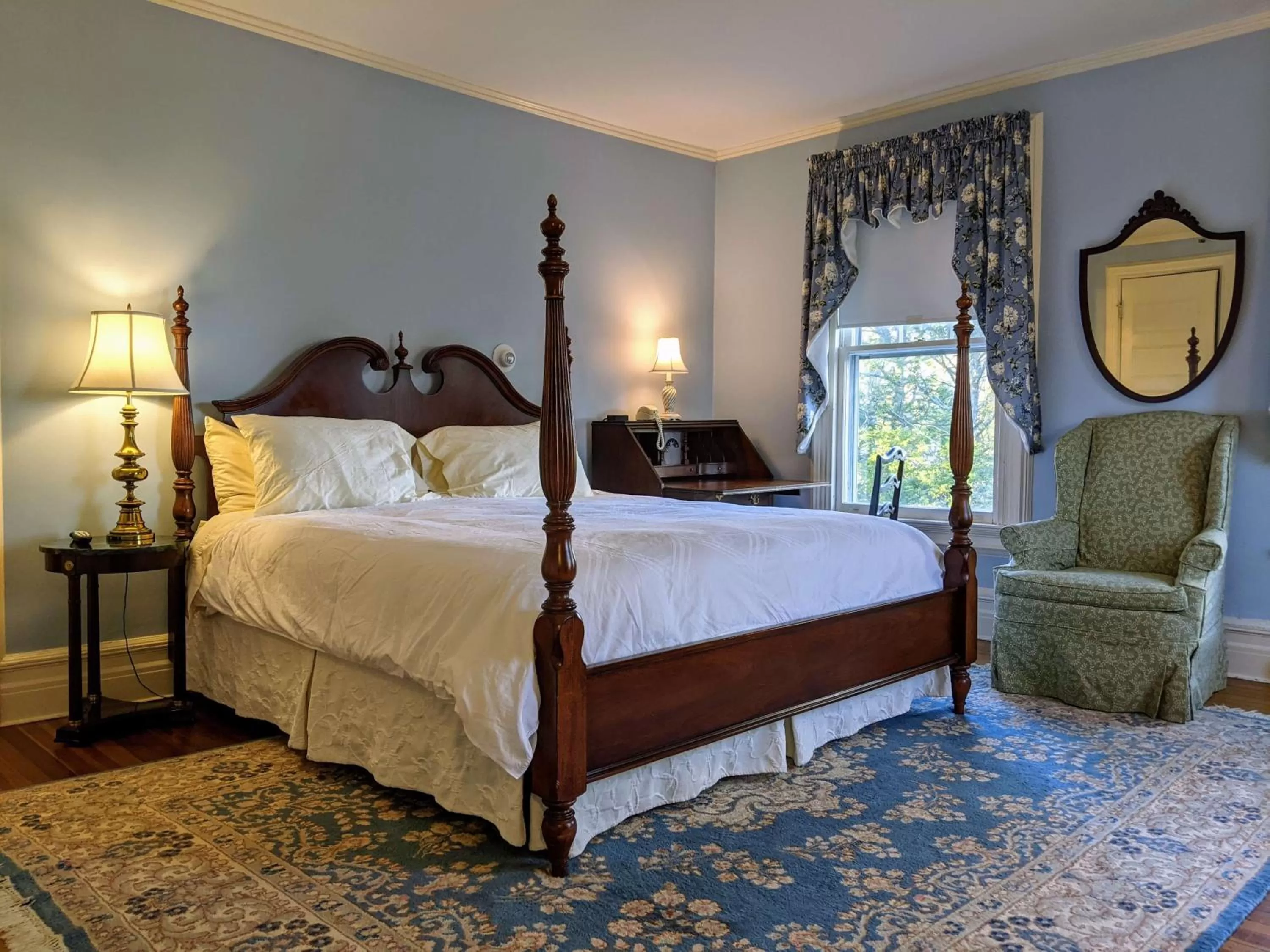 Bed in Stanton House Inn