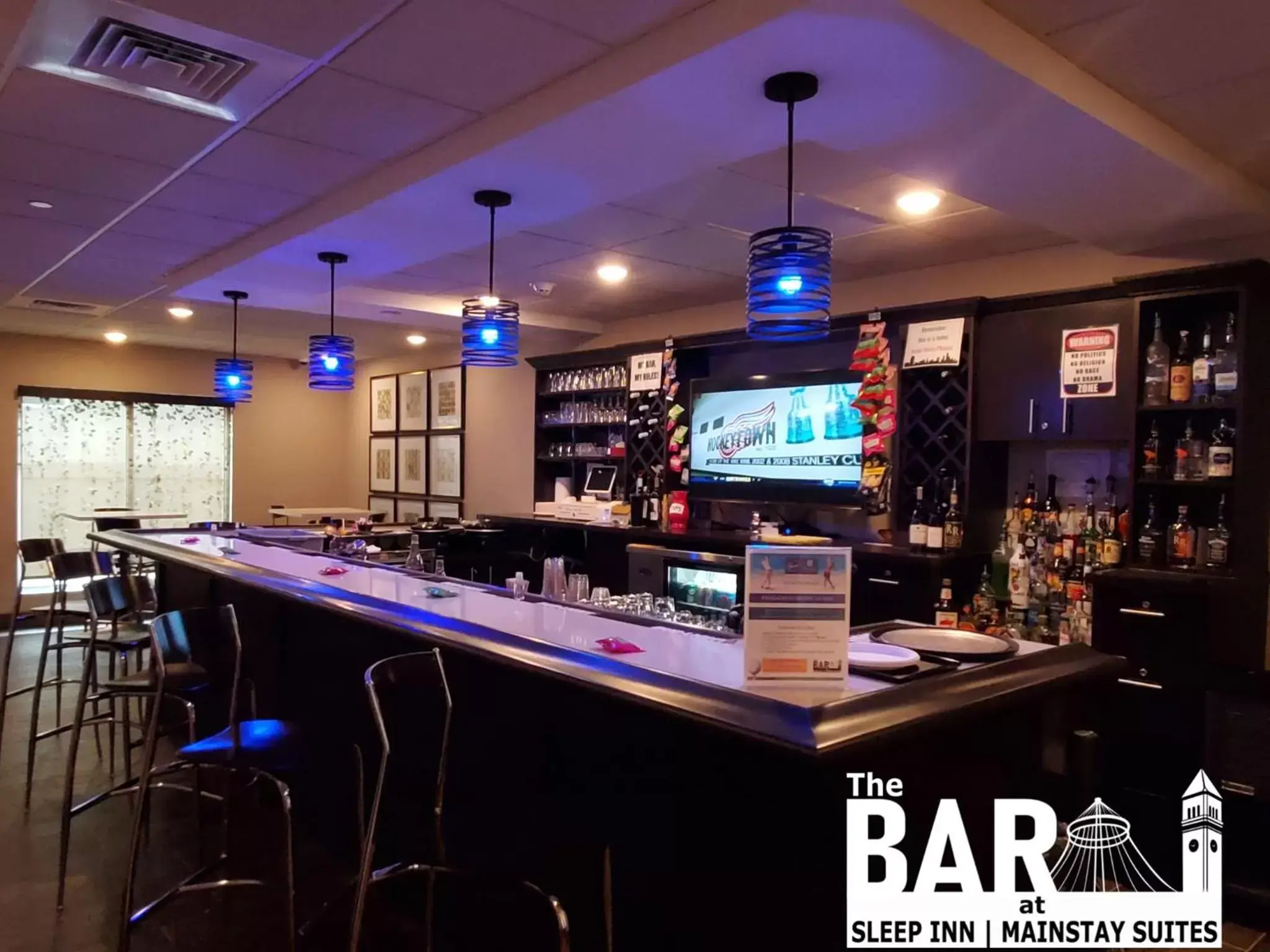 Lounge or bar in MainStay Suites Spokane Airport