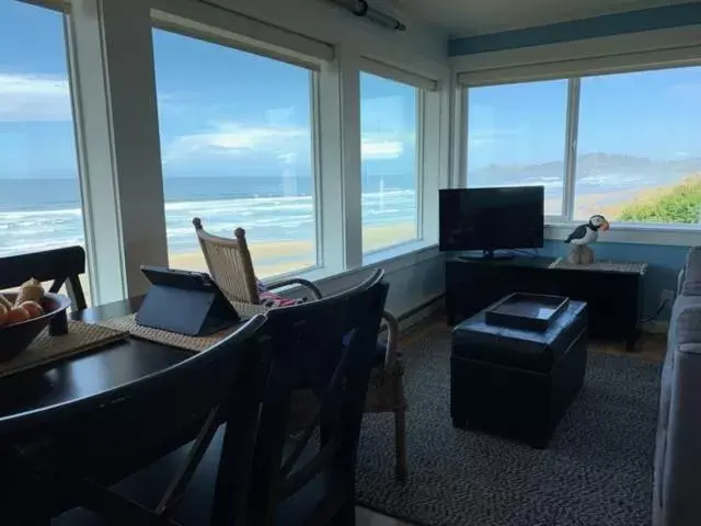 Sea view in Nye Beach Condos & Cottages