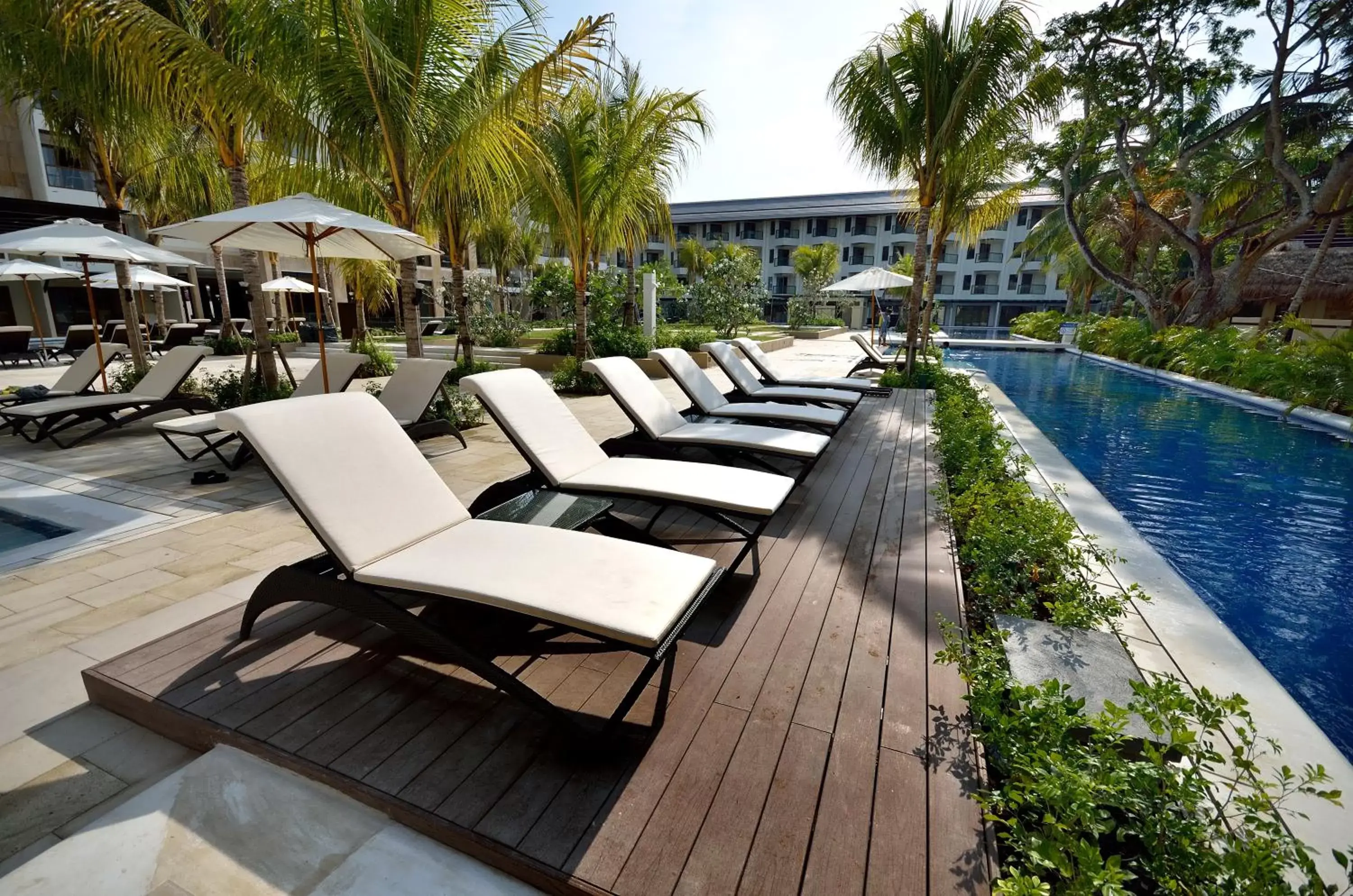 Swimming pool, Patio/Outdoor Area in Henann Resort Alona Beach