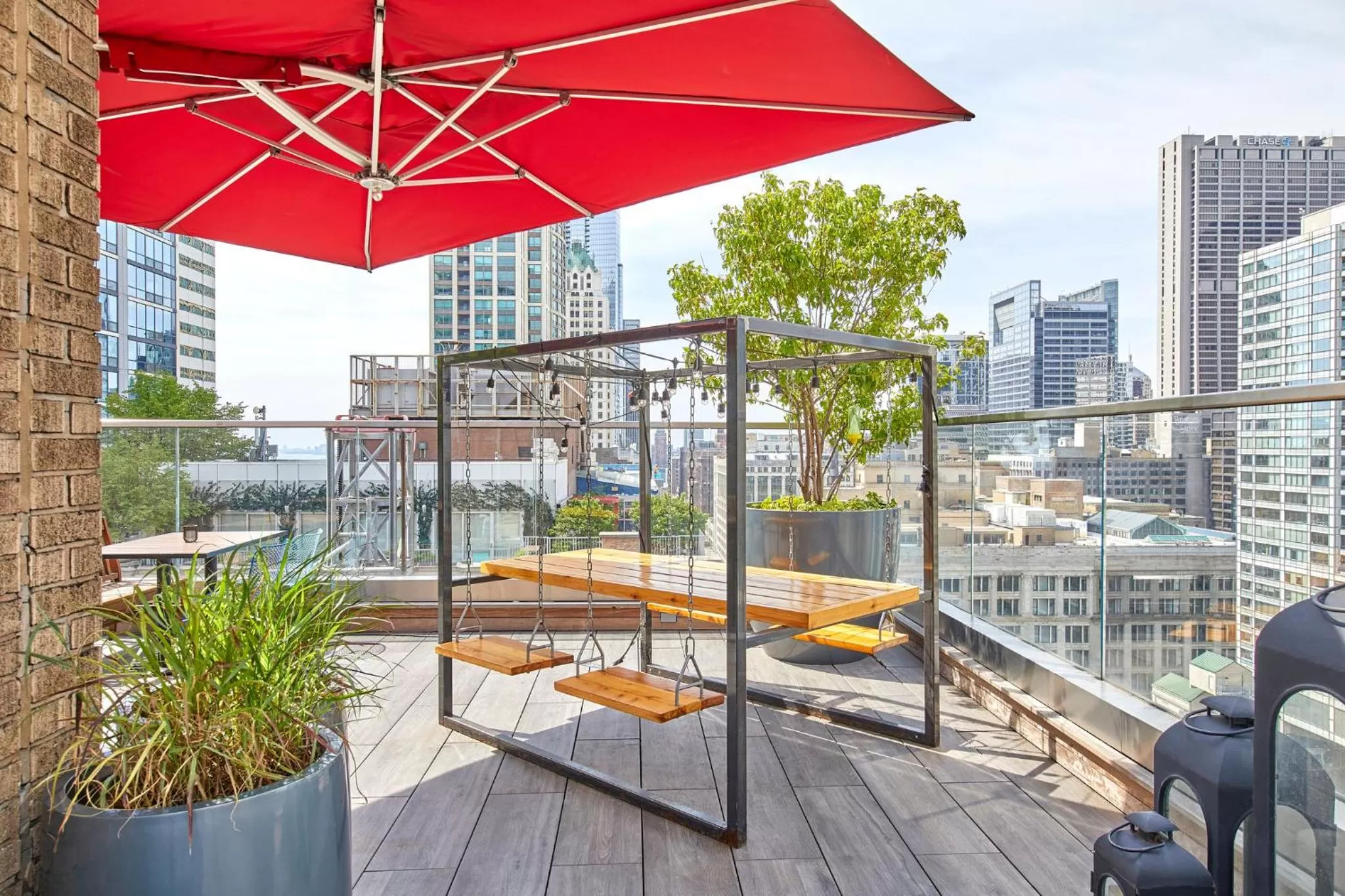 Restaurant/places to eat in Virgin Hotels Chicago