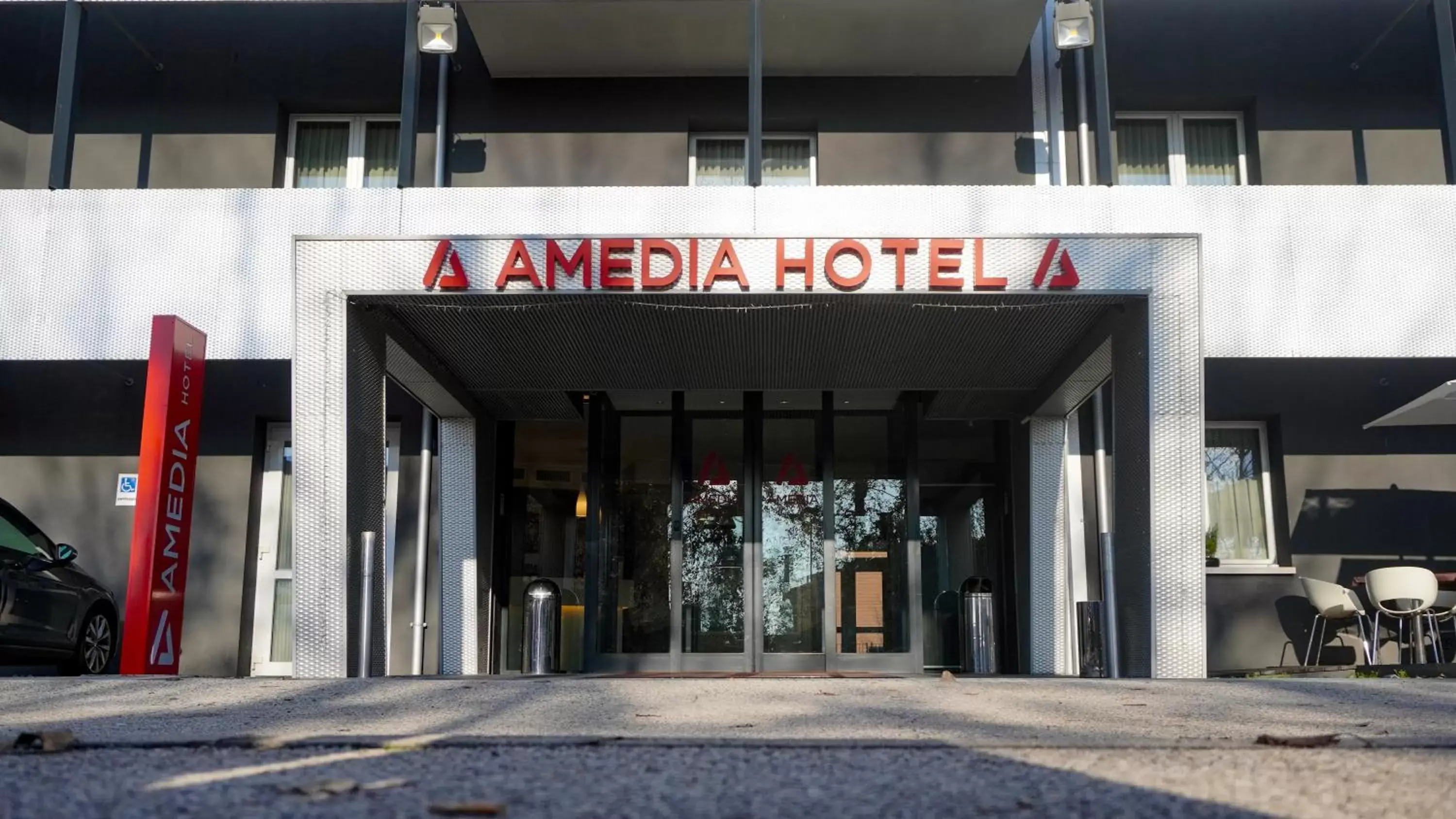 Facade/entrance in AMEDIA Hotel