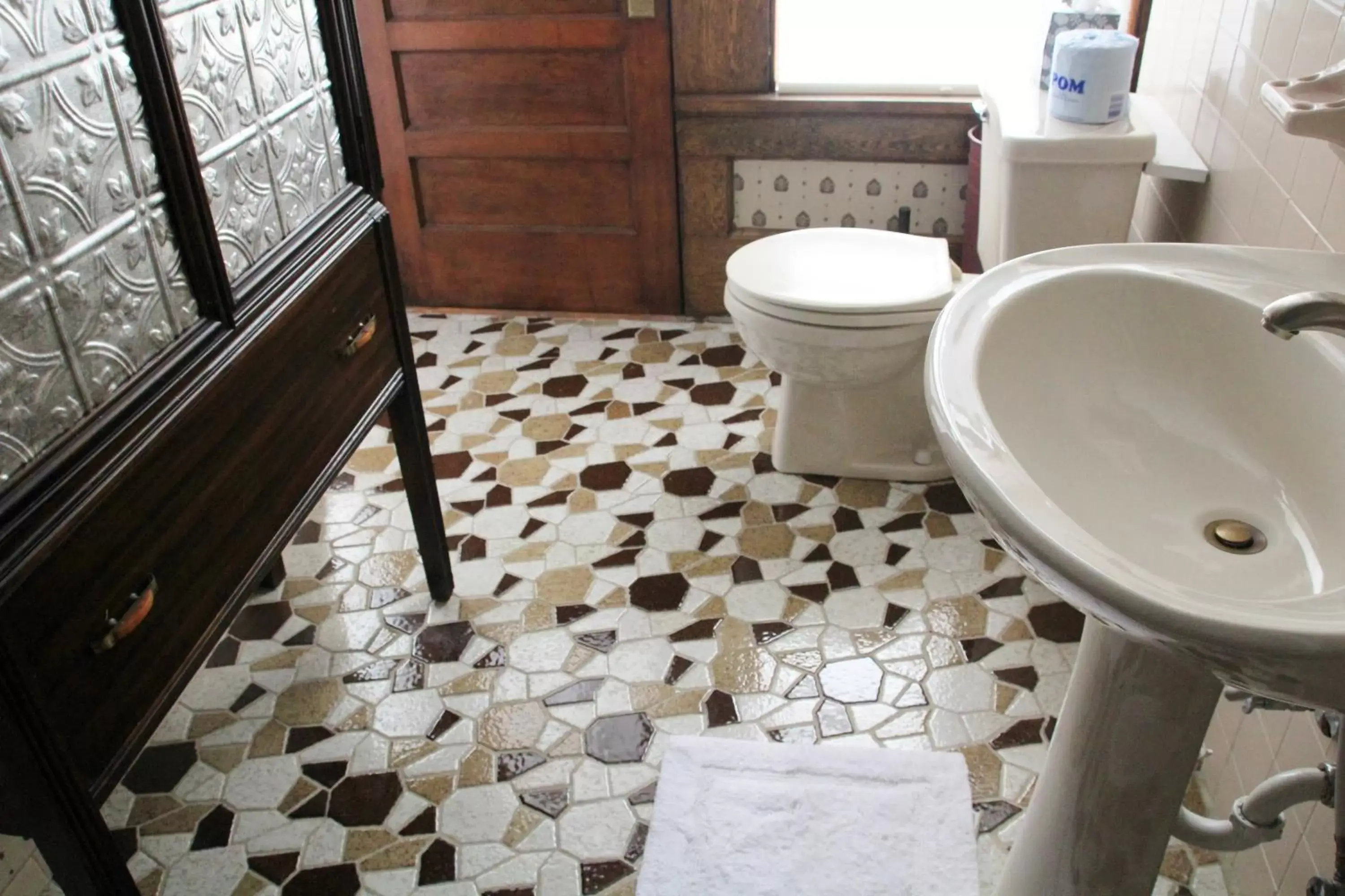Bathroom in Bluefield Inn, a Select Registry Propery