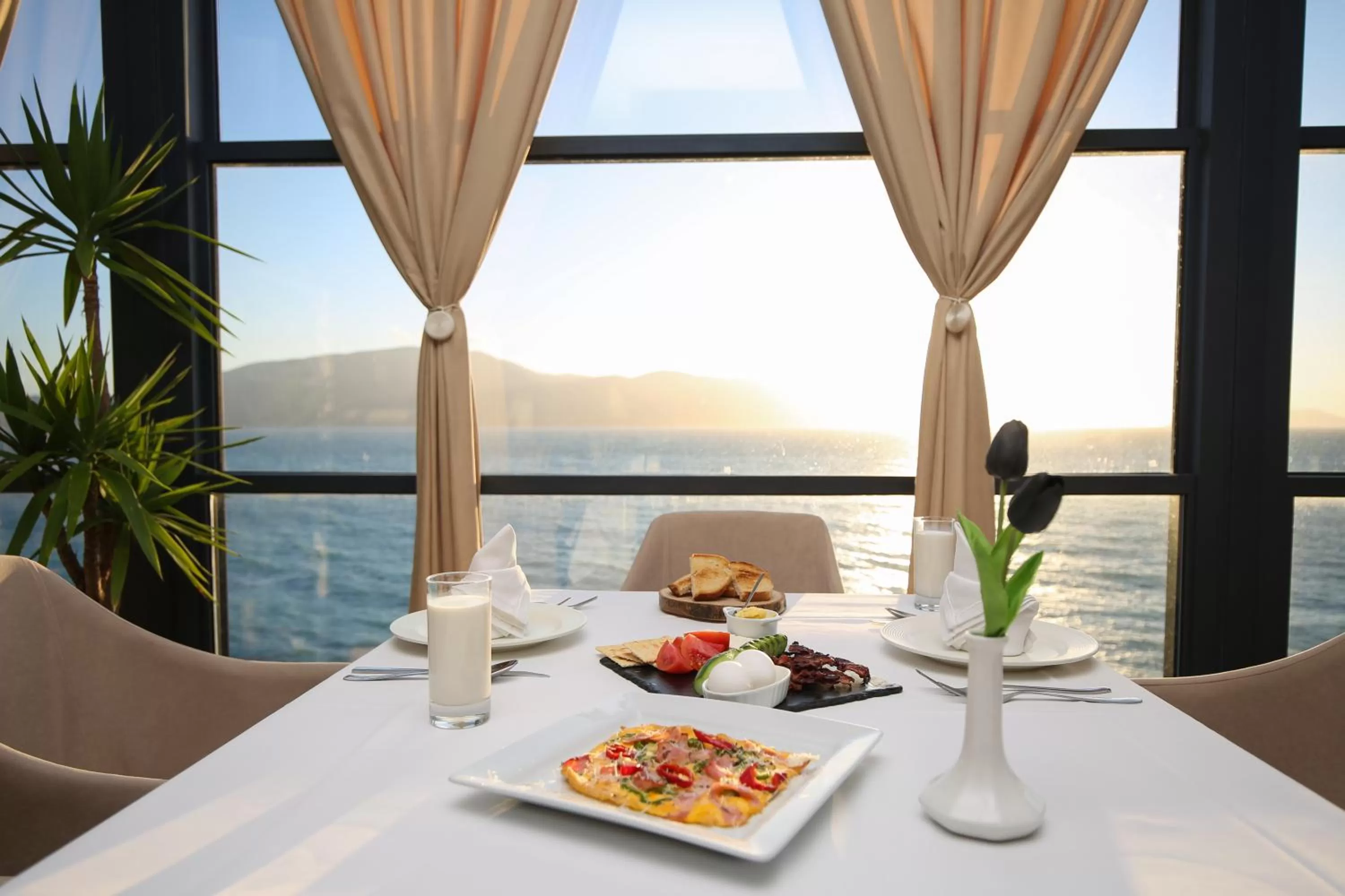 Breakfast in Blue Bay