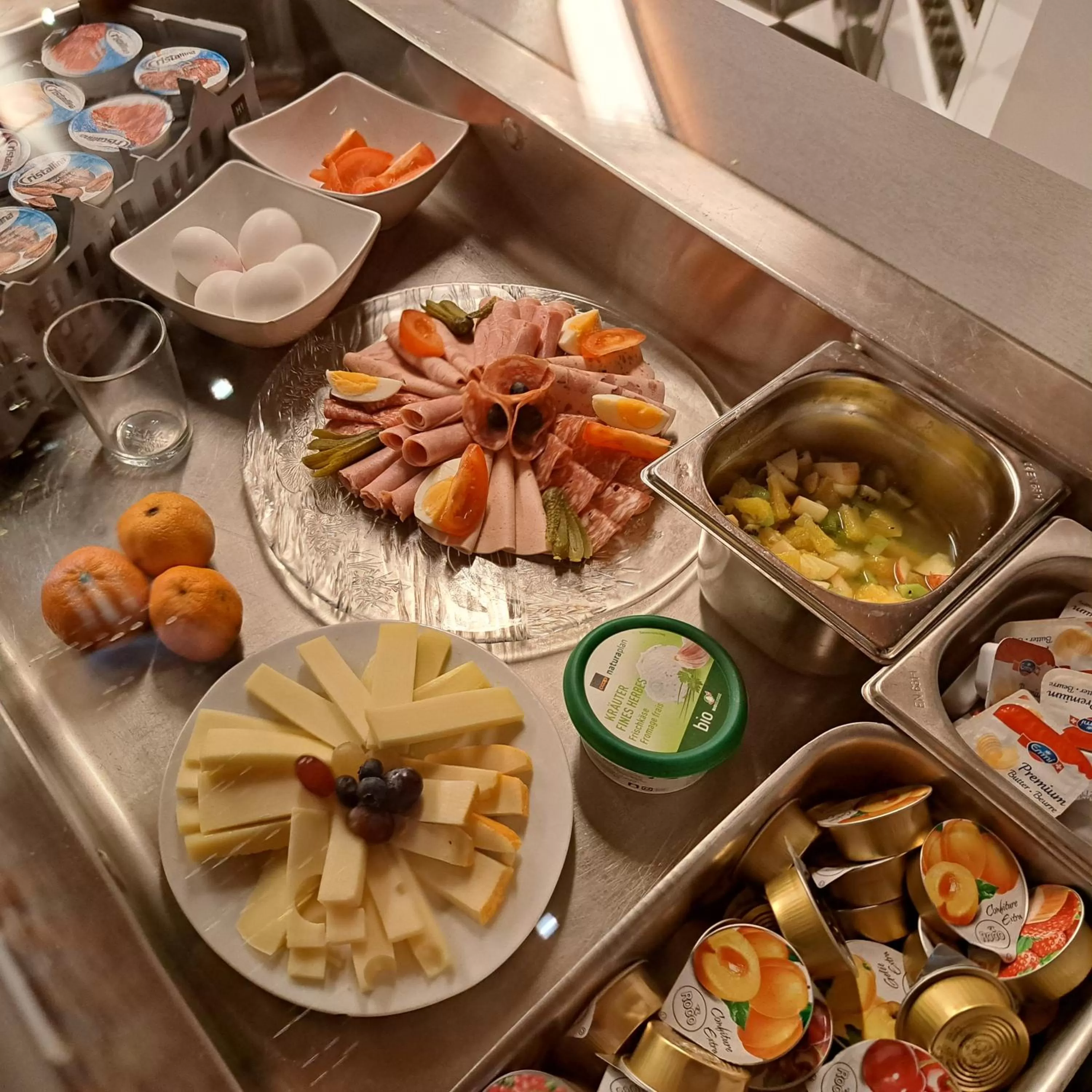 Breakfast in Hotel Pamakin