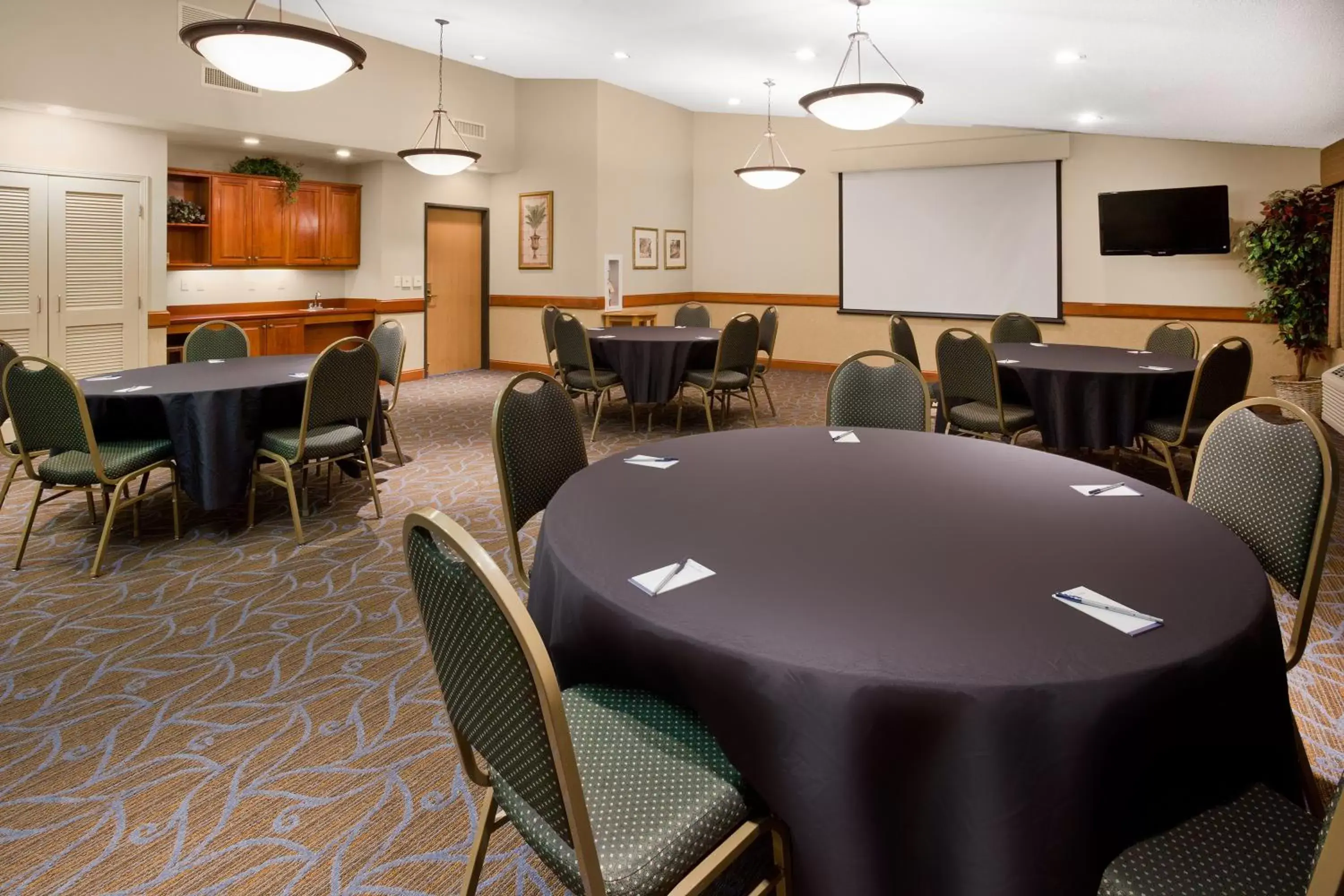 Banquet/Function facilities in AmericInn by Wyndham Chanhassen