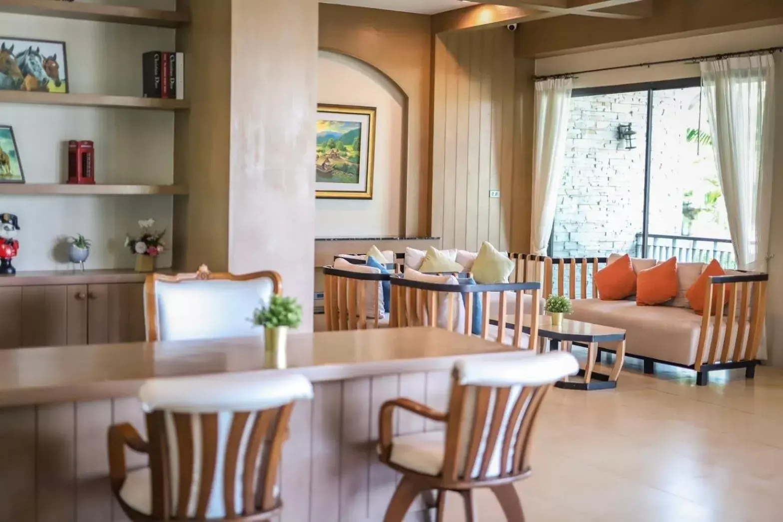 Seating area, Lounge/Bar in The Cavalli Casa Resort