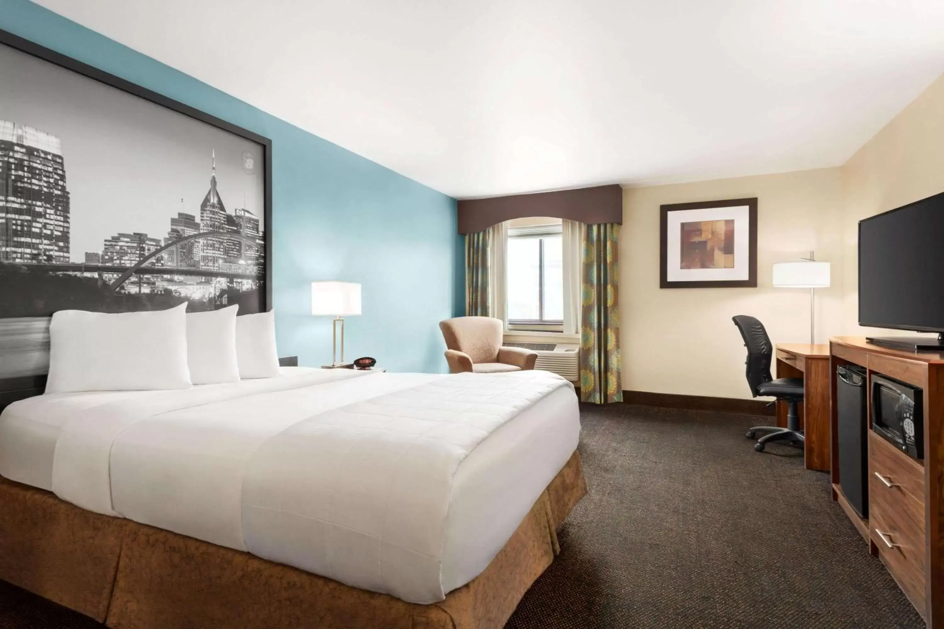 Bedroom, Bed in Super 8 by Wyndham Nashville Airport North