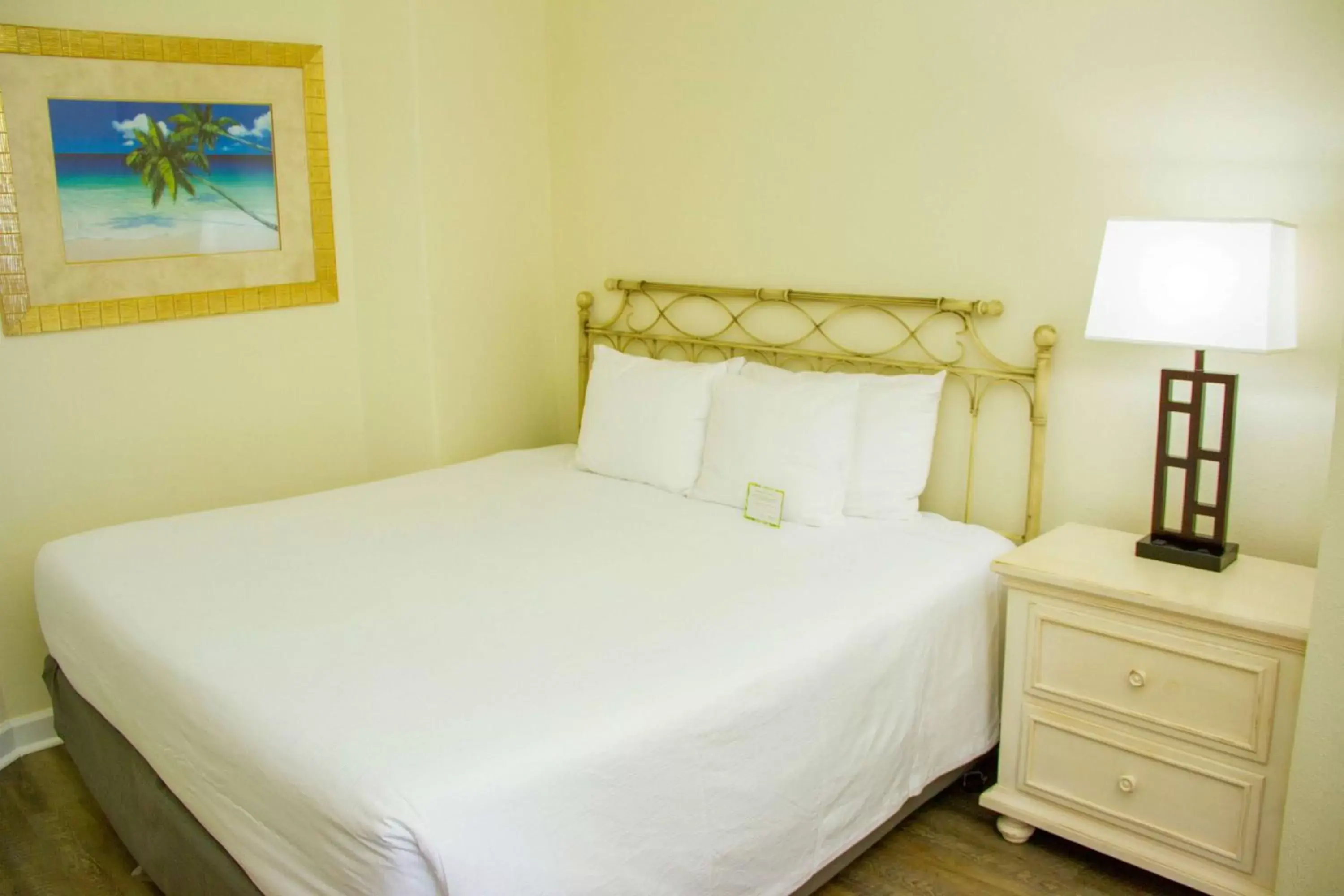 Photo of the whole room, Bed in Wyndham Garden Fort Walton Beach Destin