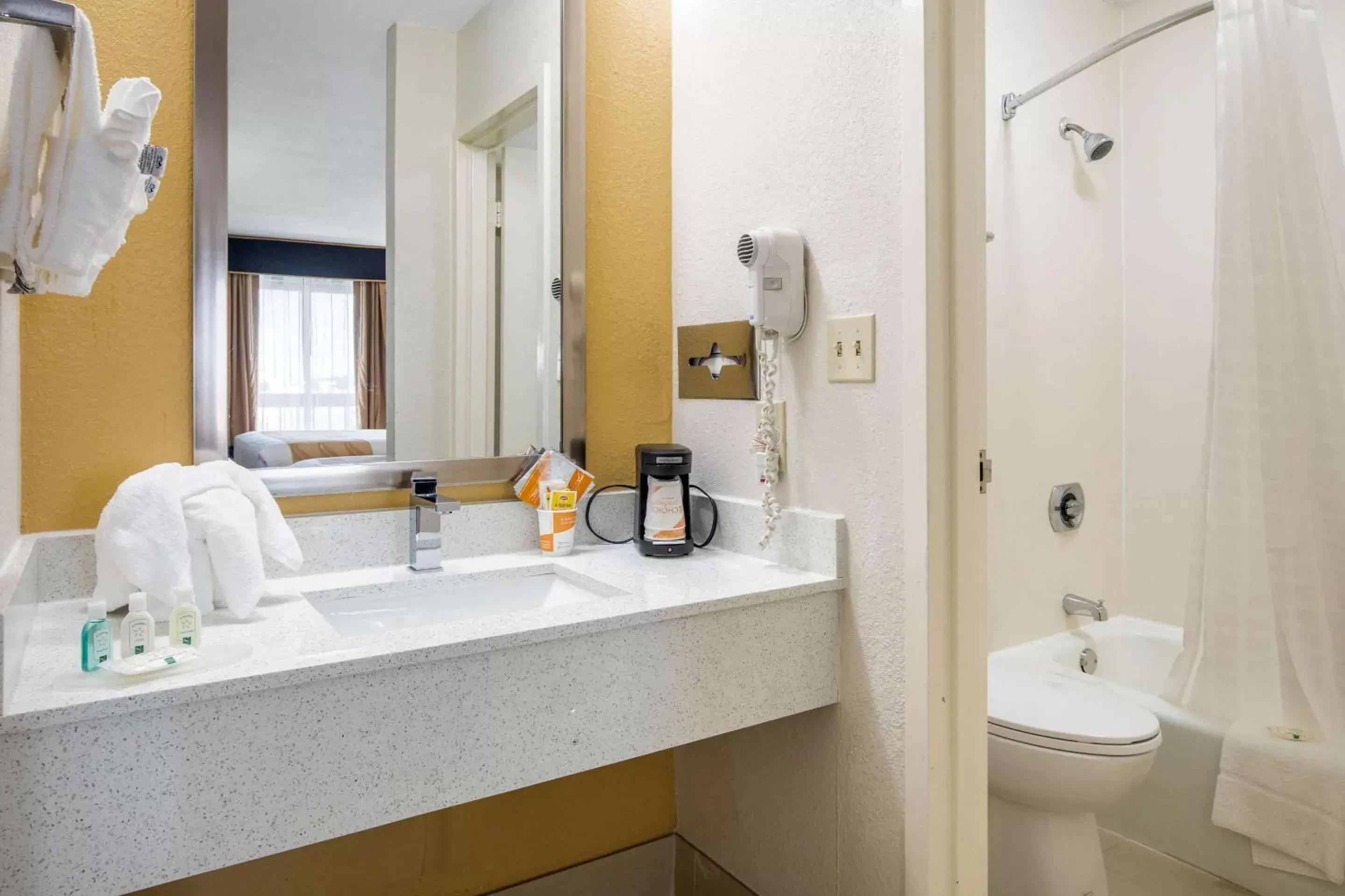 Photo of the whole room, Bathroom in Quality Inn West Fort Worth