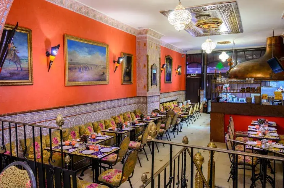 Restaurant/Places to Eat in Hotel Mozart